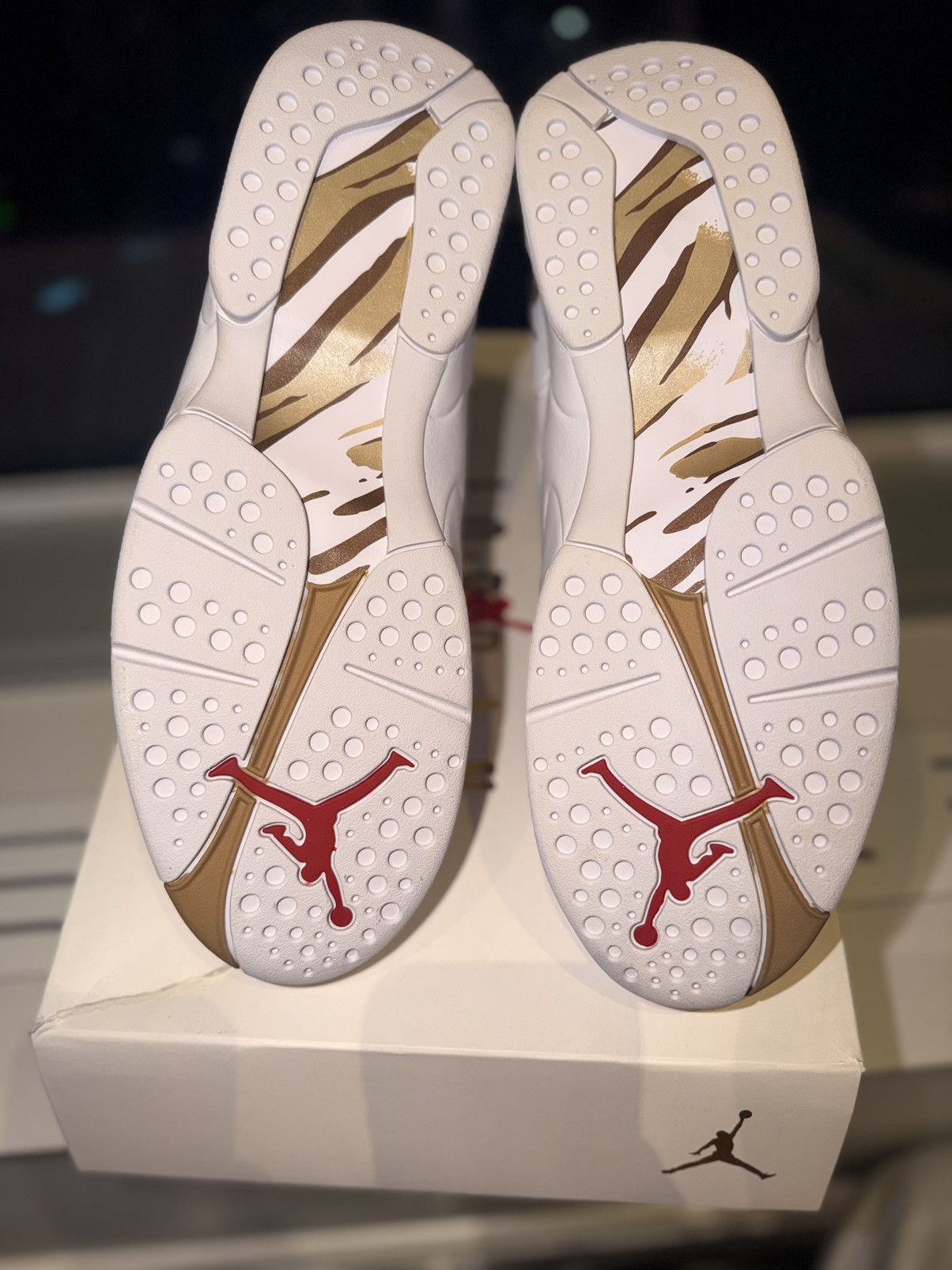 Jordan Brand × October's Very Own 2018 OVO Air Jordan VIII (8) Size US 12 / EU 45 - 6 Thumbnail