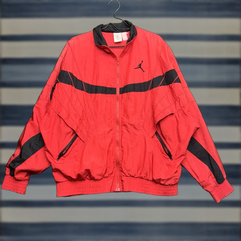 Nike VINTAGE Nike Track Jacket Mens 2XL Red Black 80s Jumpman Original Nylon Zip Pocket Michael Jordan Basketball 80s Nike Mens Track Jacket Size US XXL / EU 58 / 5 - 1 Thumbnail