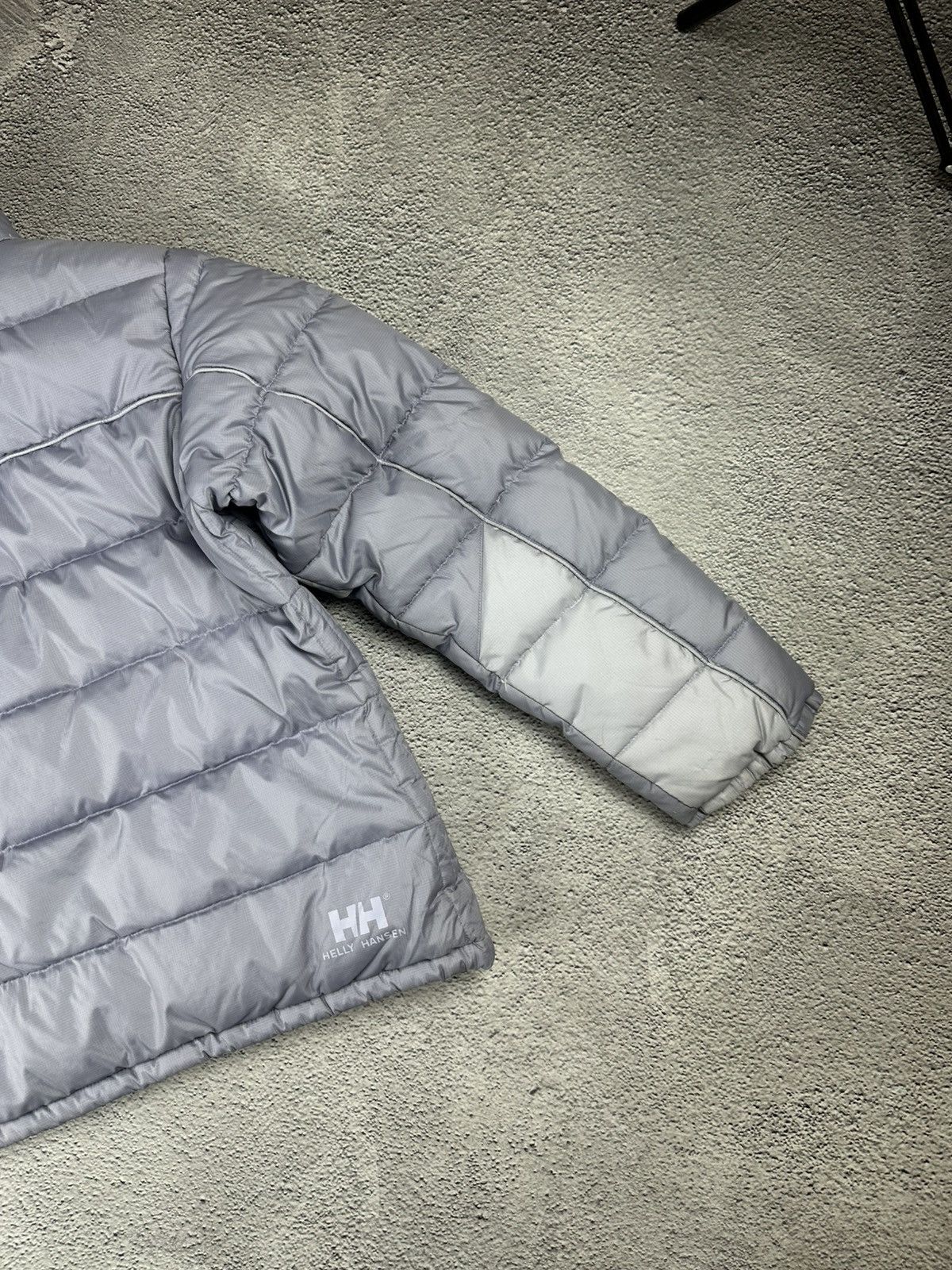 Helly Hansen Vintage Helly Hansen Down Puffer Jacket HH Y2K Gorpcore Logo Size L / US 10 / IT 46 - 14 Thumbnail