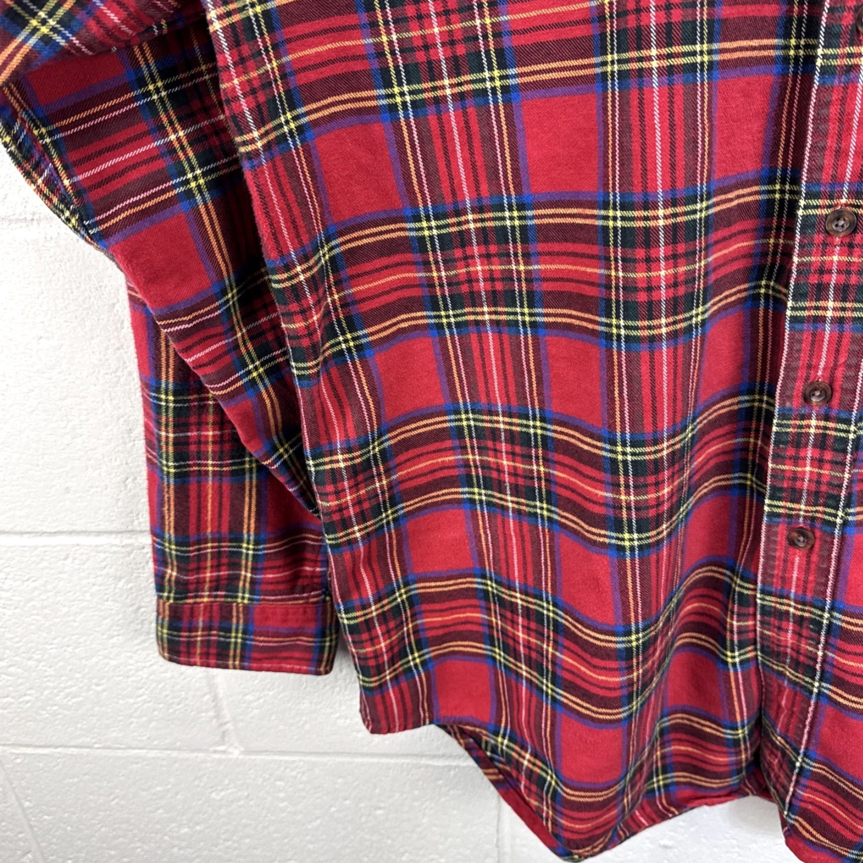 Vintage VINTAGE L.L.Bean DL10 Men’s Large Shirt Red Plaid Flannel Cotton Pocket Button-Up Christmas Plaid Shirts Mens Regular Long Sleeve Size US L / EU 52-54 / 3 - 7 Thumbnail