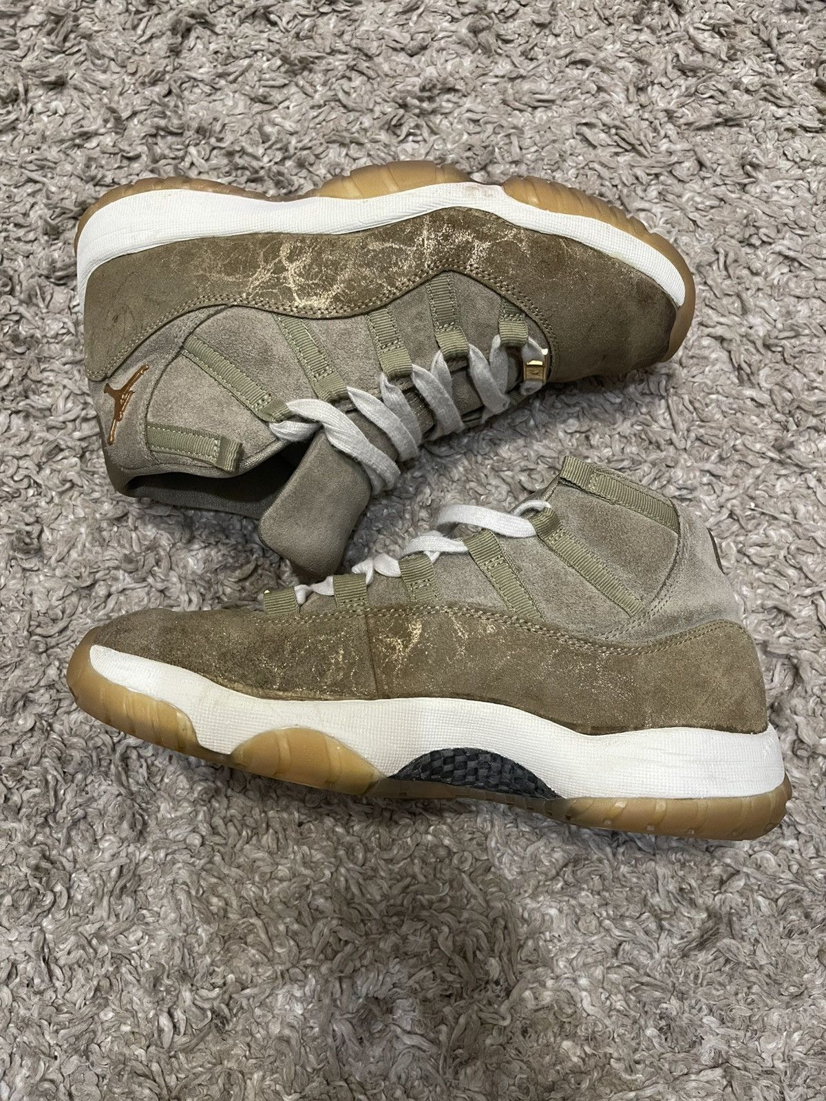 Jordan Brand Jordan 11 Women’s “Neutral Olive” Size US 9 / IT 39 - 7 Thumbnail