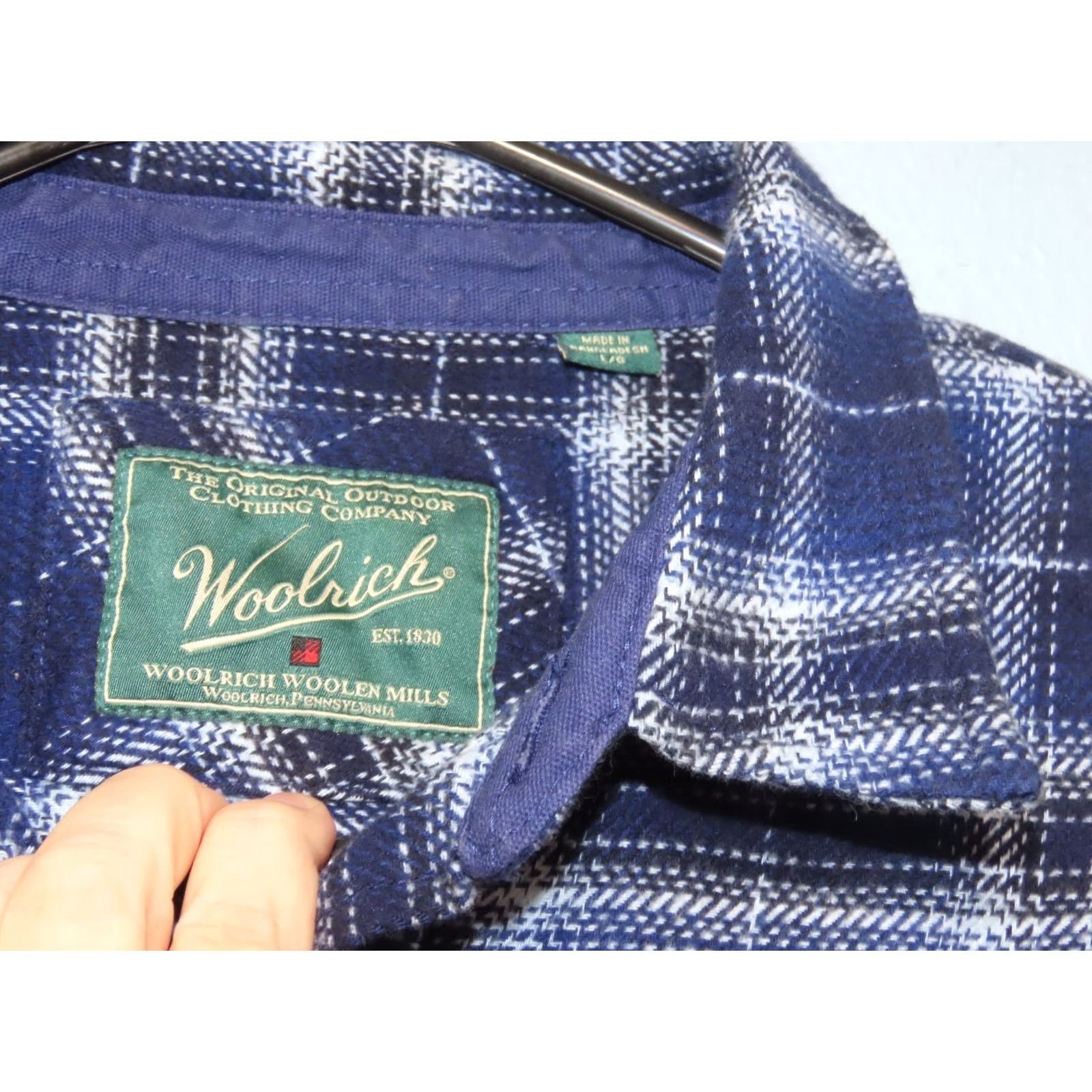 Vintage Woolrich Brawny Shirt Shacket Woolrich Mens Large Blue Plaid Flannel Heavy Button-Up Shirt Shacket Size US L / EU 52-54 / 3 - 7 Thumbnail