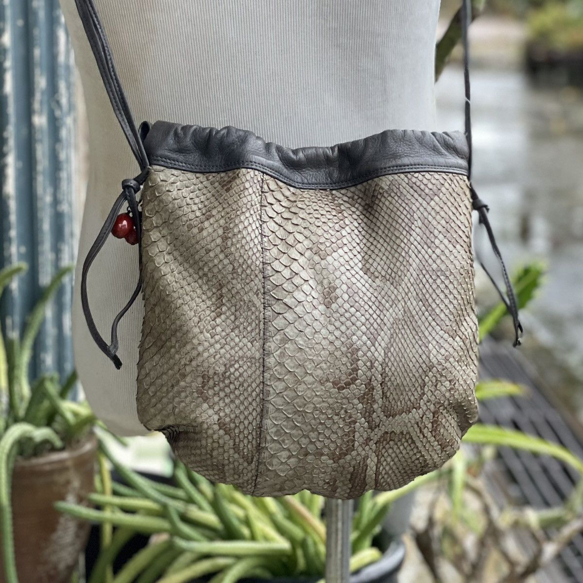 Leather Snake Skin Printed Leather Drawstring Sling Bag Size ONE SIZE - 2 Thumbnail