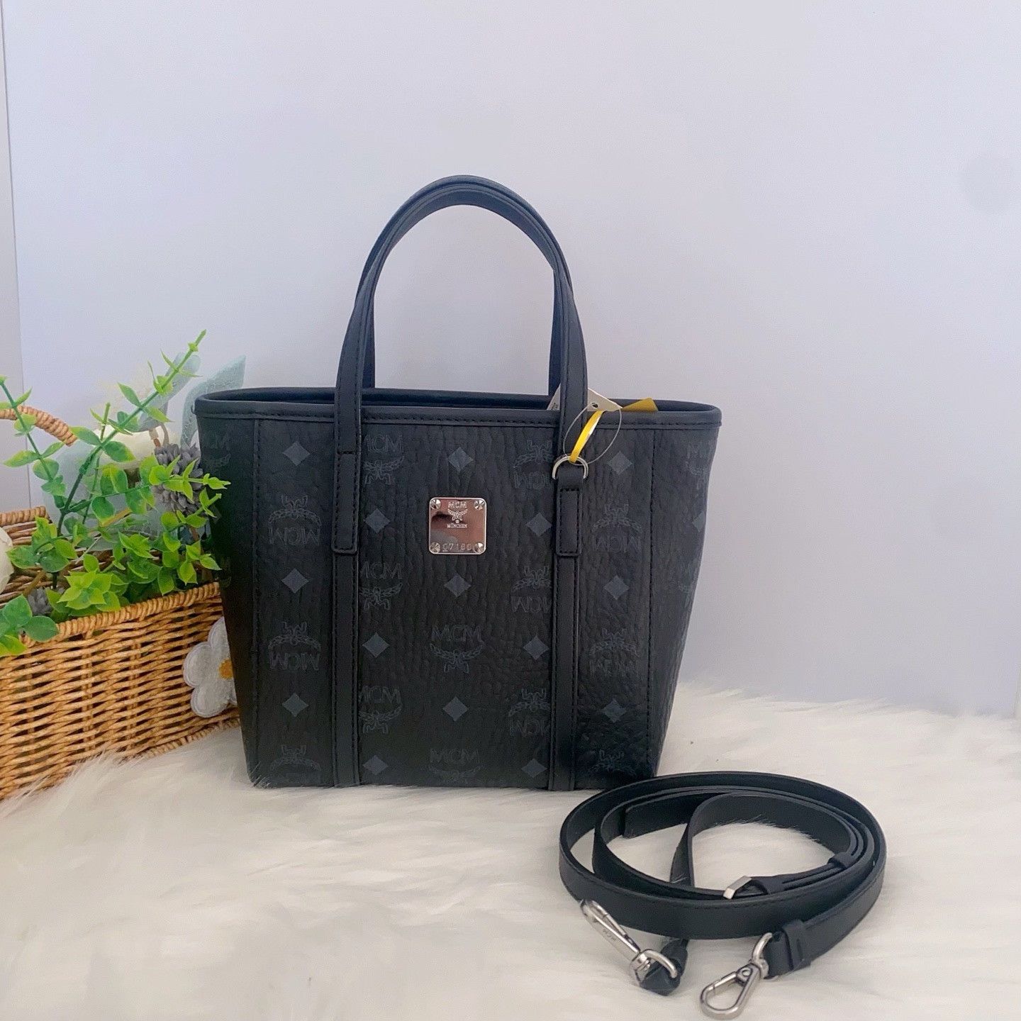 MCM Pre-loved Bag Very good condition Size ONE SIZE - 1 Thumbnail