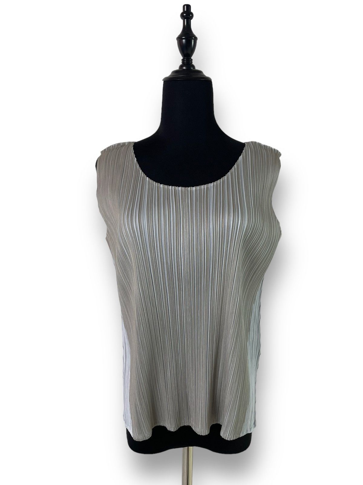 Pleats Please Issey Miyake Pleats Please Sleeveless Basic Top by Issey Miyake Size M / US 6-8 / IT 42-44 - 2 Thumbnail