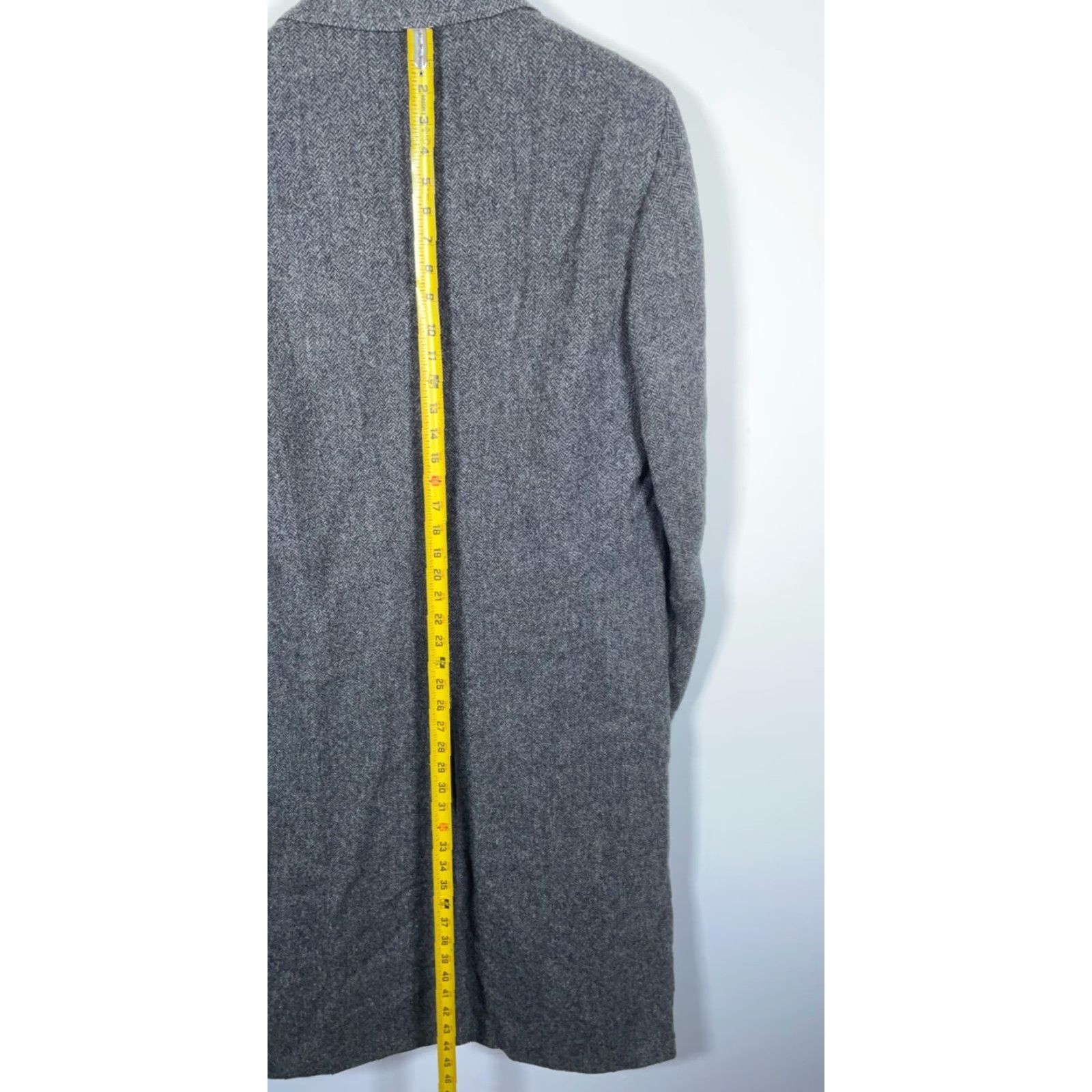 Vintage VINTAGE Pure Wool Herringbone Coat Men's 42 Gray Overcoat USA Made Classic Wool Overcoat Mens 42 Gray Herringbone Coat Long Size US XS / EU 42 / 0 - 6 Thumbnail