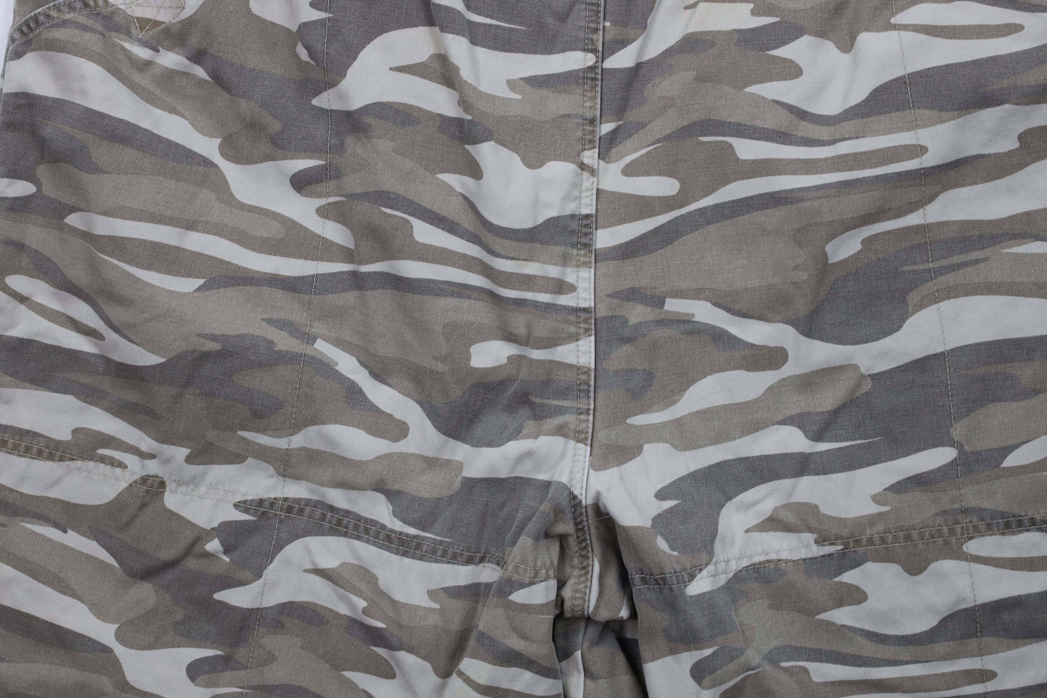 Cabelas × Vintage Vintage Cabelas Heavyweight Camouflage Cargo Shorts Cotton Size US 44 / EU 60 - 10 Thumbnail