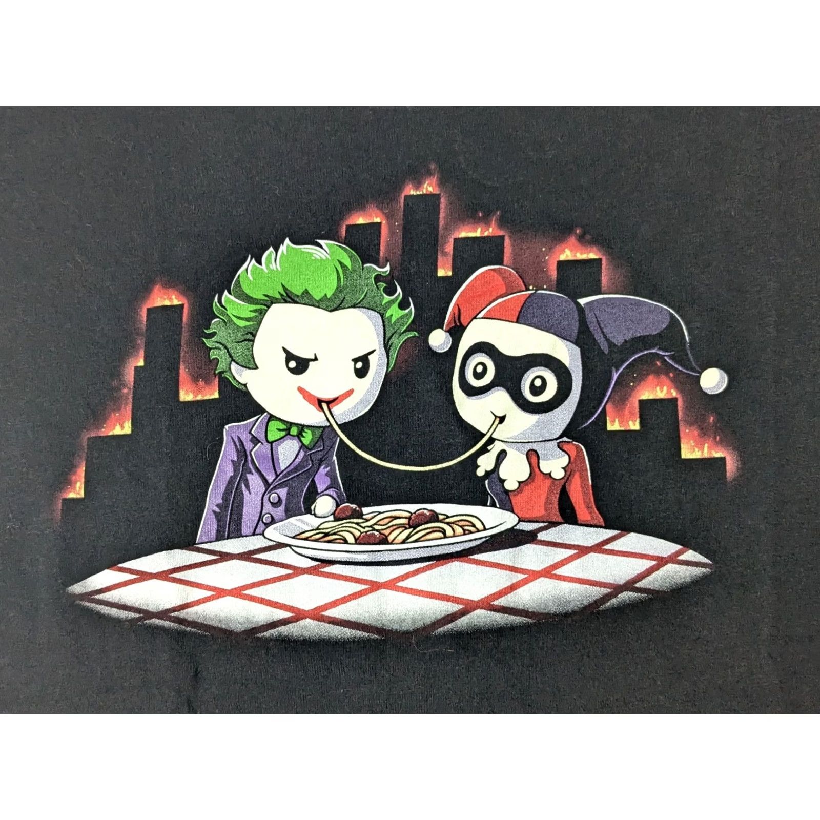 Vintage JOKER AND HARLEY QUINN Spaghetti Eating City Burning Women Large Black T-Shirt Size L / US 10 / IT 46 - 2 Thumbnail