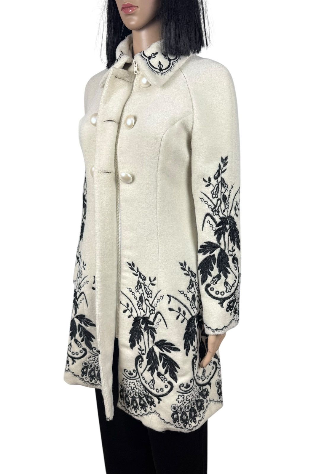 Moschino Moschino Cheap and Chic Vintage Wool Coat Embroidered Floral Size M / US 6-8 / IT 42-44 - 12 Thumbnail