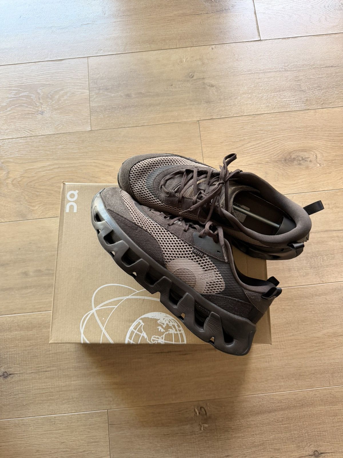 Kith × On Kith x On Running Size US 11 / EU 44 - 1 Thumbnail