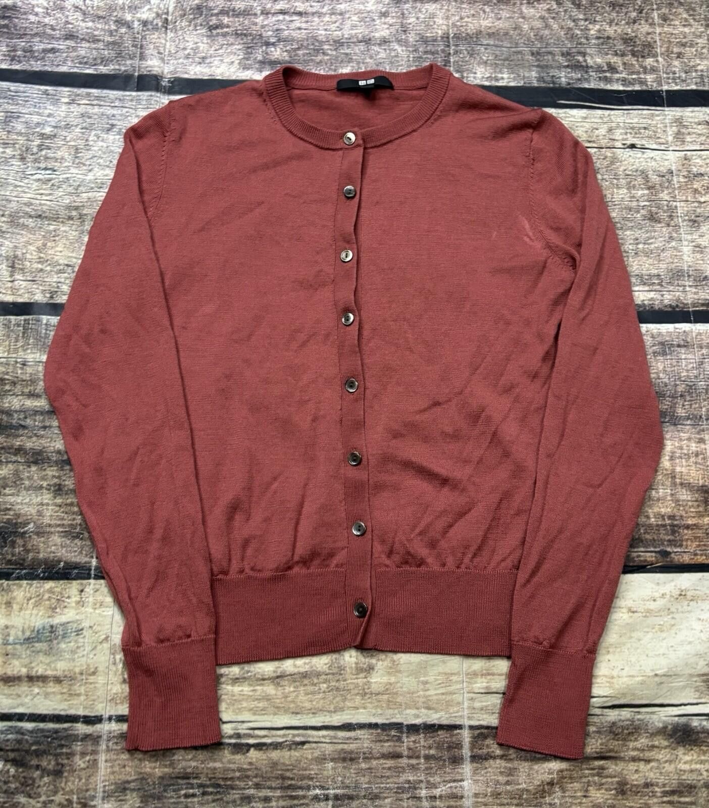 Uniqlo Uniqlo Cardigan Sweater Womens Small Pure New Wool Button Size S / US 4 / IT 40 - 1 Thumbnail