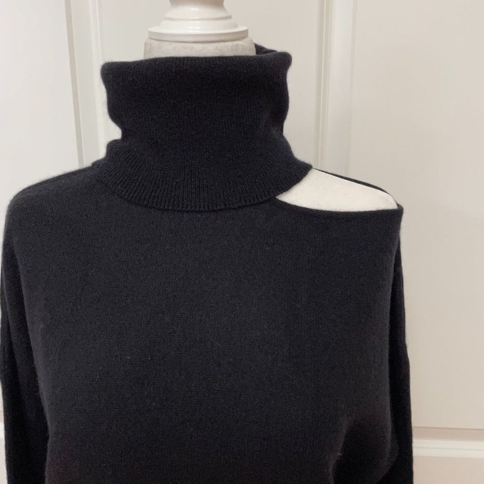360Cashmere Gerri Cashmere Turtleneck Sweater from 360 Cashmere Size M / US 6-8 / IT 42-44 - 6 Thumbnail
