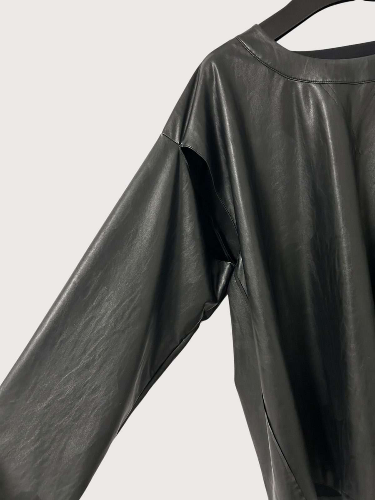 Maison Margiela FW2021 Leather Cutout Top Size US S / EU 44-46 / 1 - 6 Thumbnail