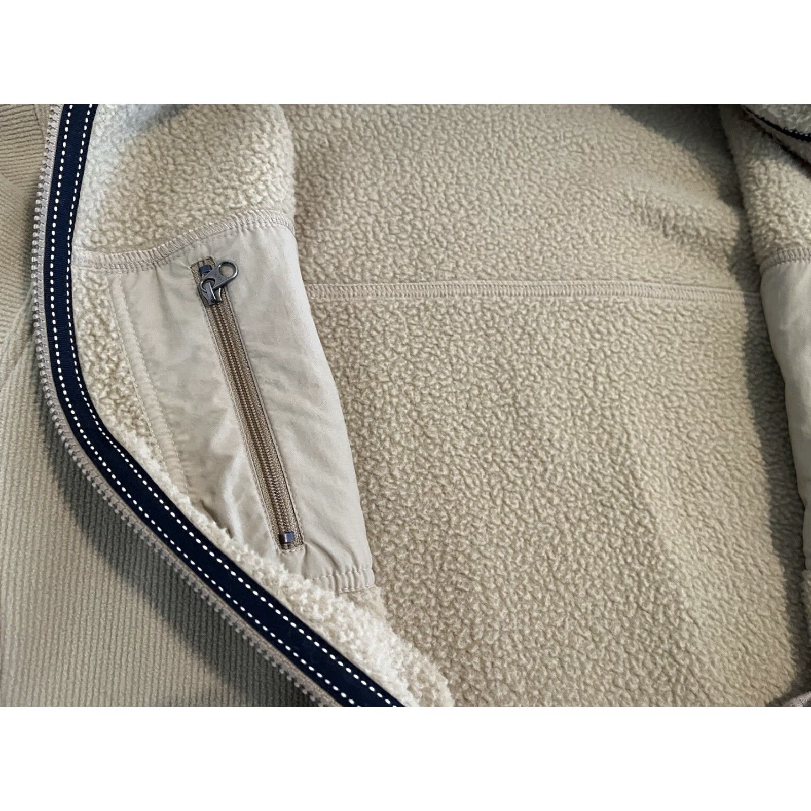 Patagonia Patagonia Synchilla Jacket Full Zip Mens XL Beige Fleece Jacket Size US XL / EU 56 / 4 - 4 Thumbnail