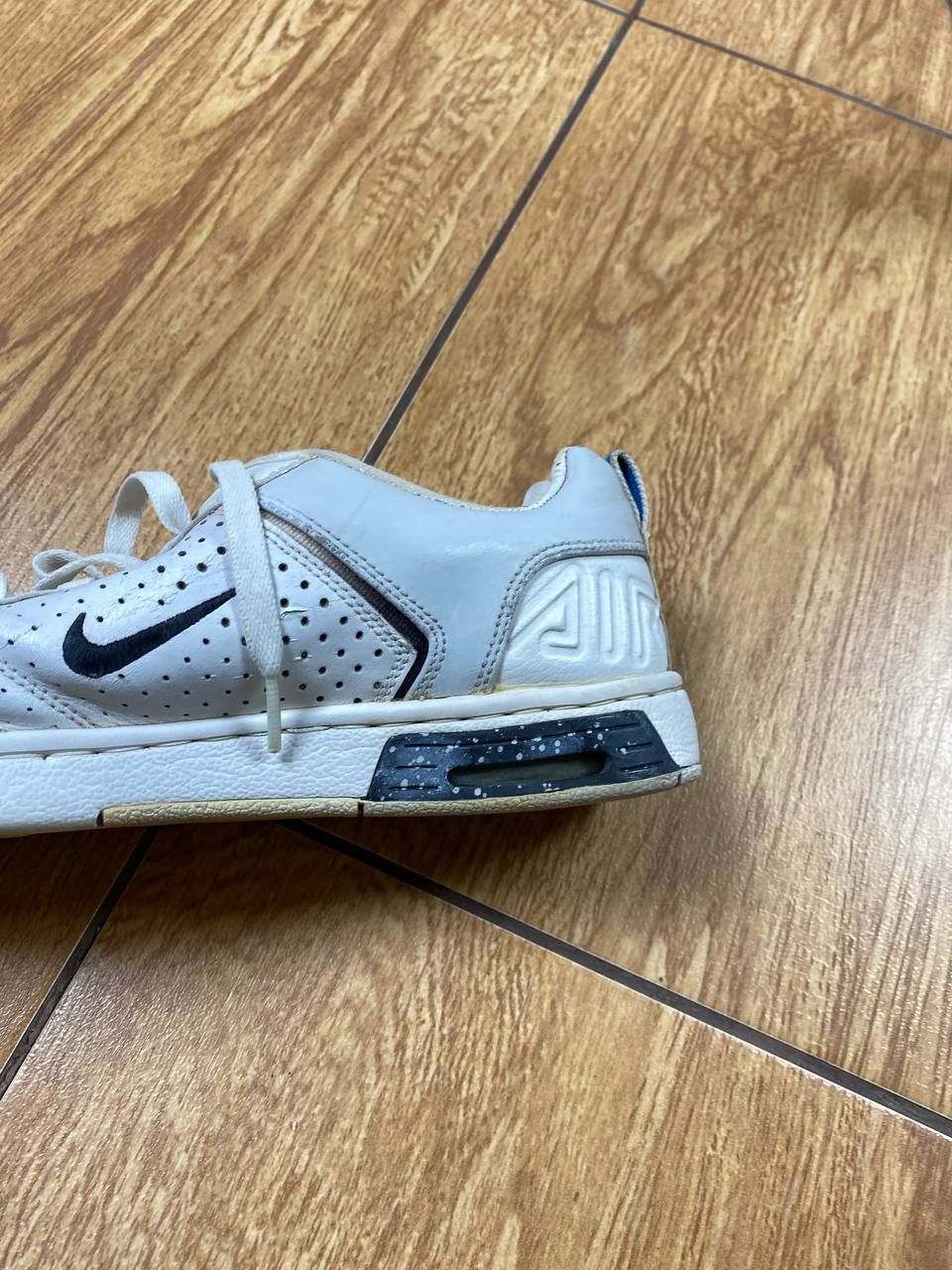 Nike Low-Top Sneakers Nike logo Vintage Streetwear Y2K Size US 8 / EU 41 - 17 Thumbnail