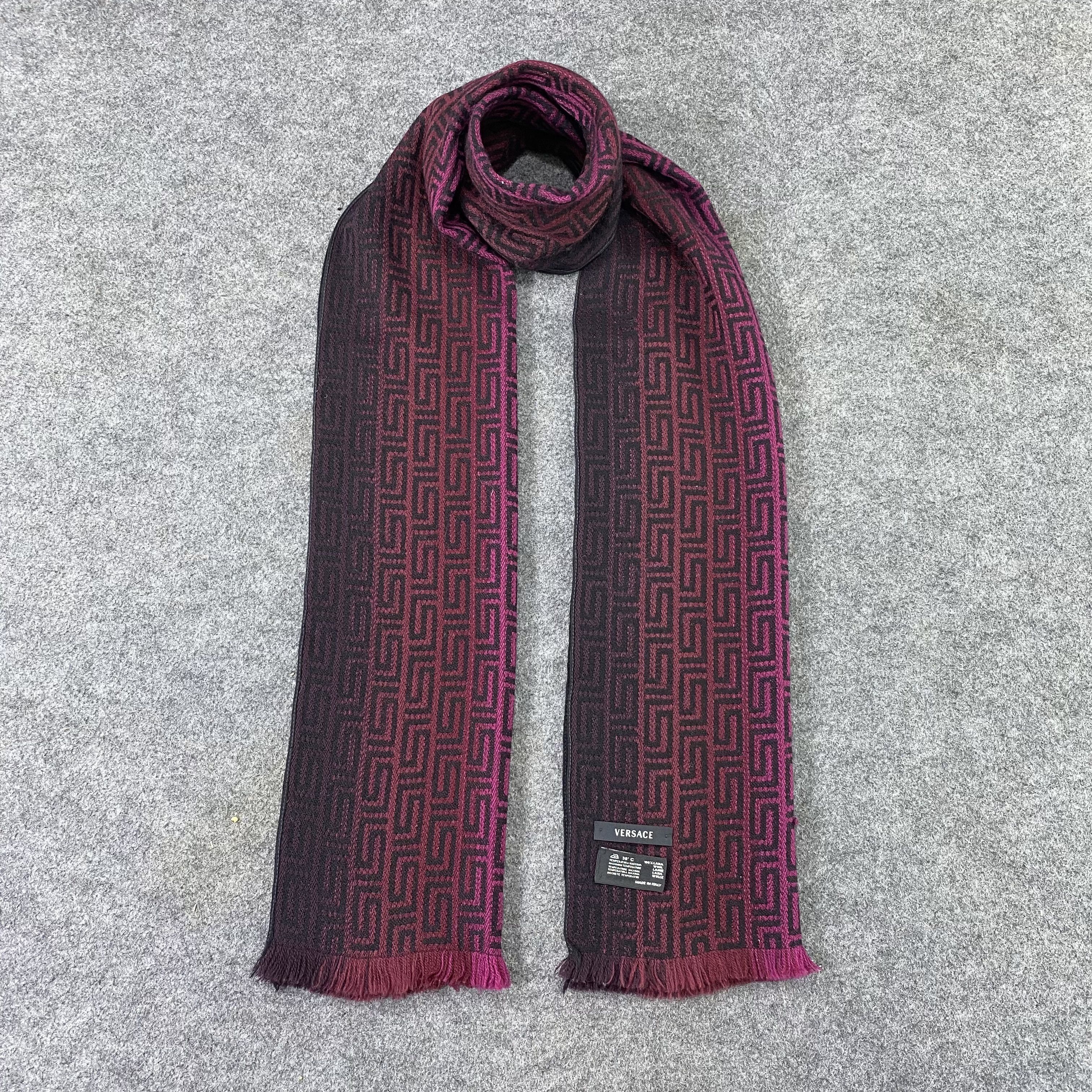Versace Versace Tone color Scarf / Muffler / Neckwear - T1158 Size ONE SIZE - 1 Thumbnail