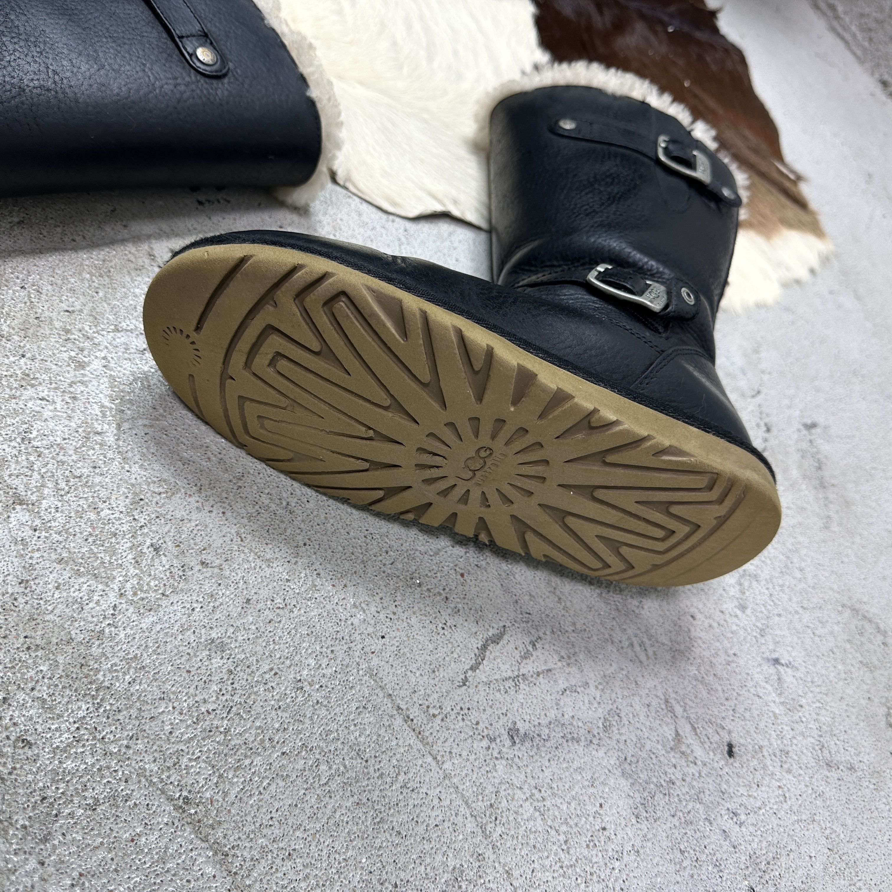 Ugg Vintage Avant Garde Leather Bluckled UGG Boots Y2K Size US 5 / IT 35 - 8 Thumbnail