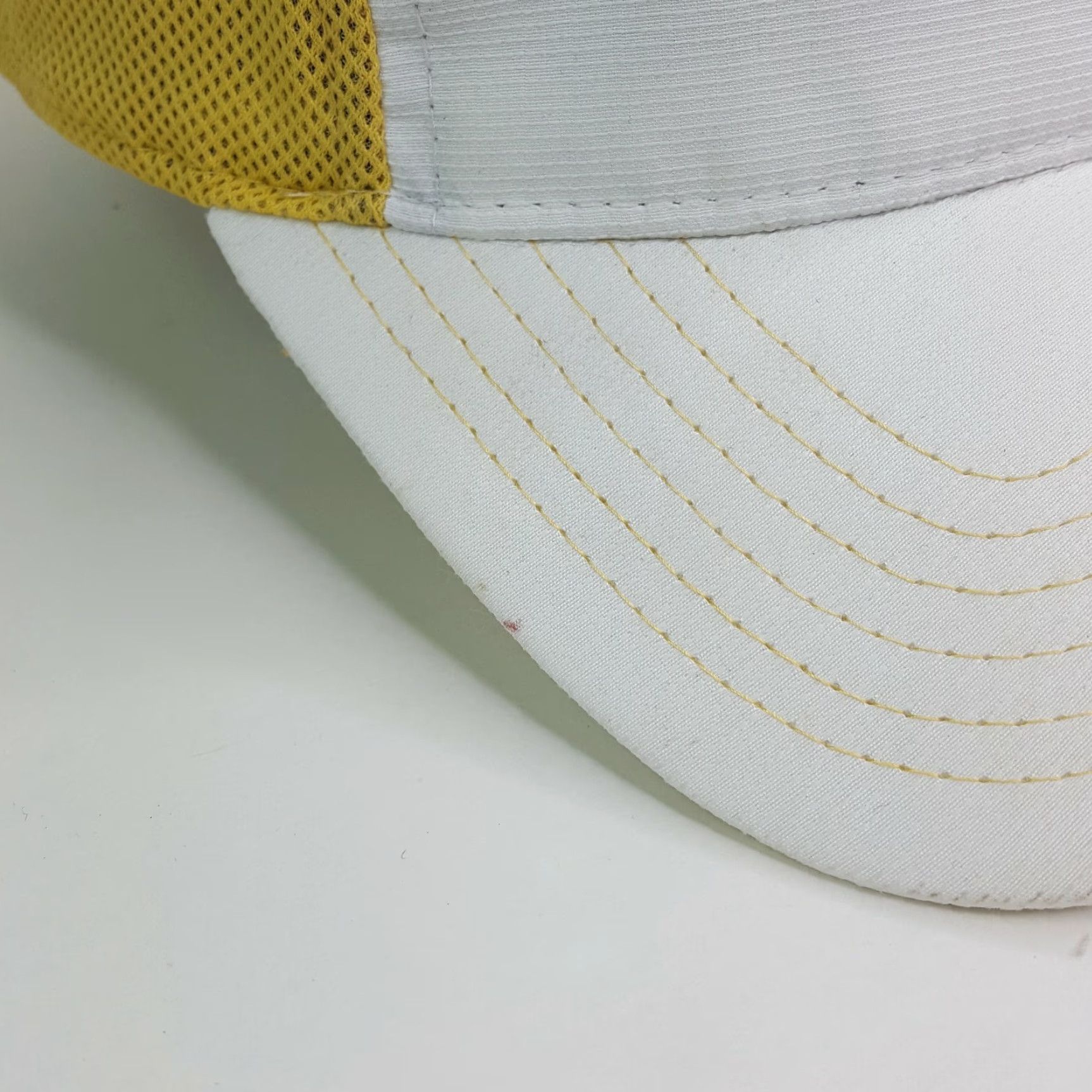 Vintage VINTAGE Greg Norman Golf Stretch One Size Hat Shark Attack Baseball Cap VTG Yellow Mens Size ONE SIZE - 6 Thumbnail