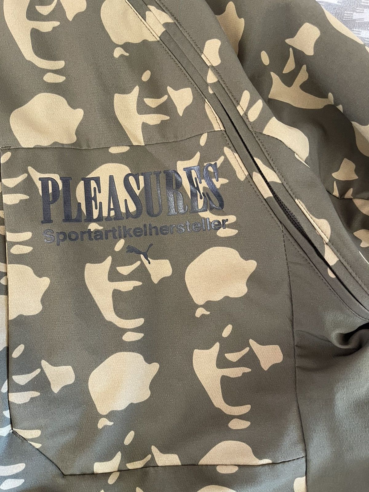Pleasures × Puma Puma x pleasures Size US M / EU 48-50 / 2 - 7 Thumbnail