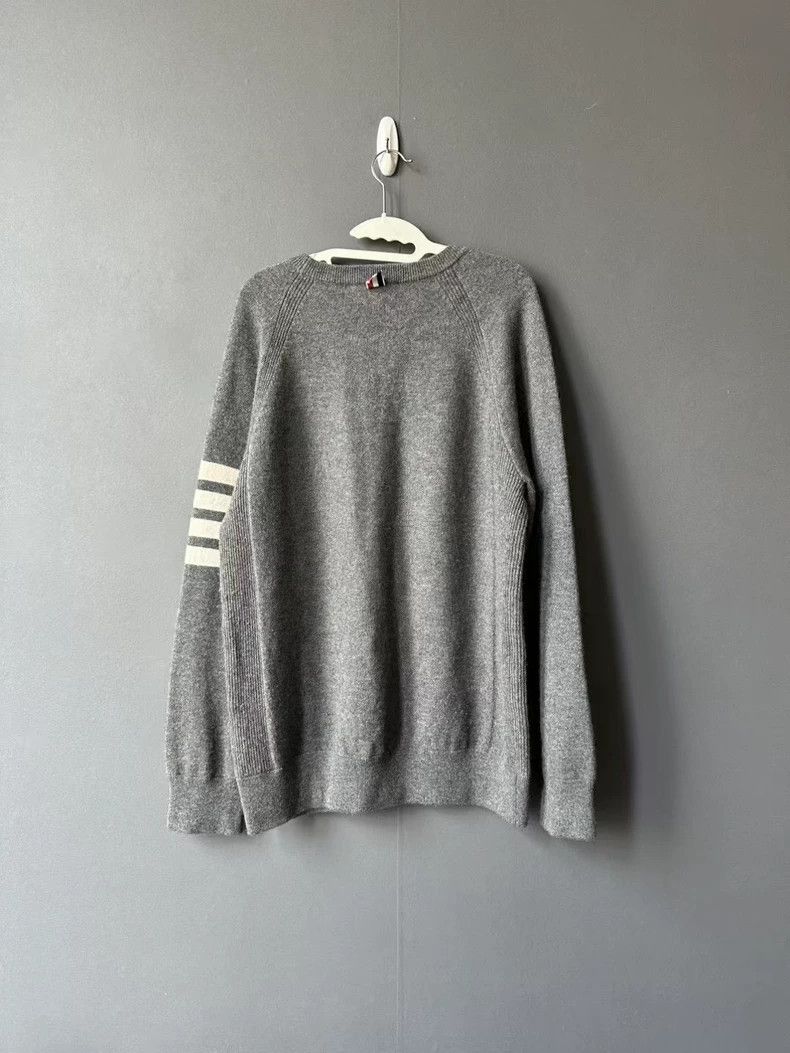 Thom Browne Thom Browne size4 Medium gray cashmere sweater Size US XL / EU 56 / 4 - 2 Thumbnail