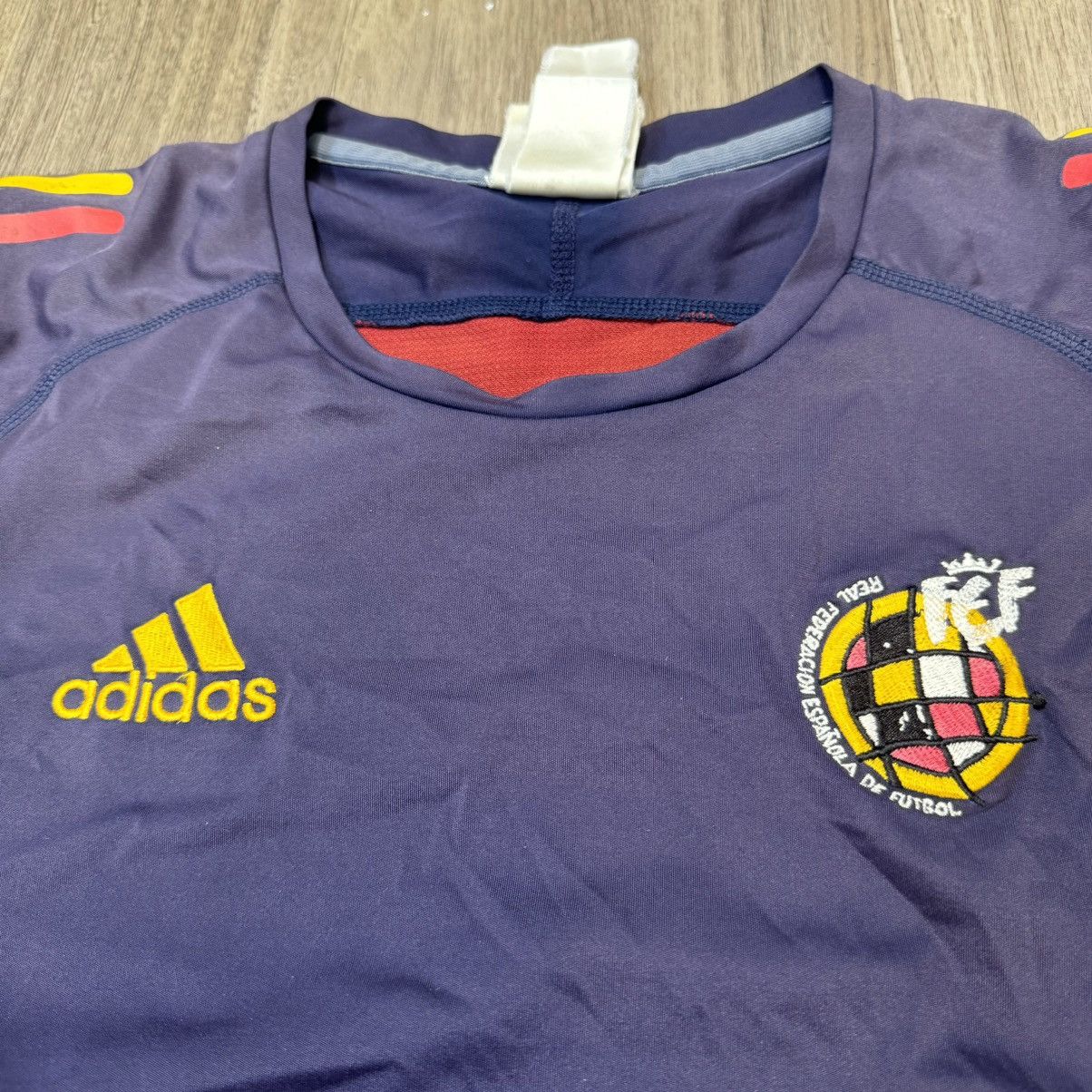 Adidas Spain 02/03 training jersey Size US M / EU 48-50 / 2 - 3 Thumbnail