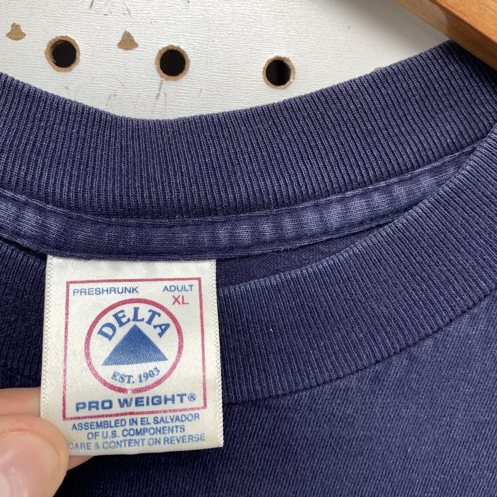 Delta VINTAGE Delta Shirt Mens XL Blue Navy Blue Short Sleeve Reel Man Bass Fishing Shirt VRNT? Size US XL / EU 56 / 4 - 4 Thumbnail