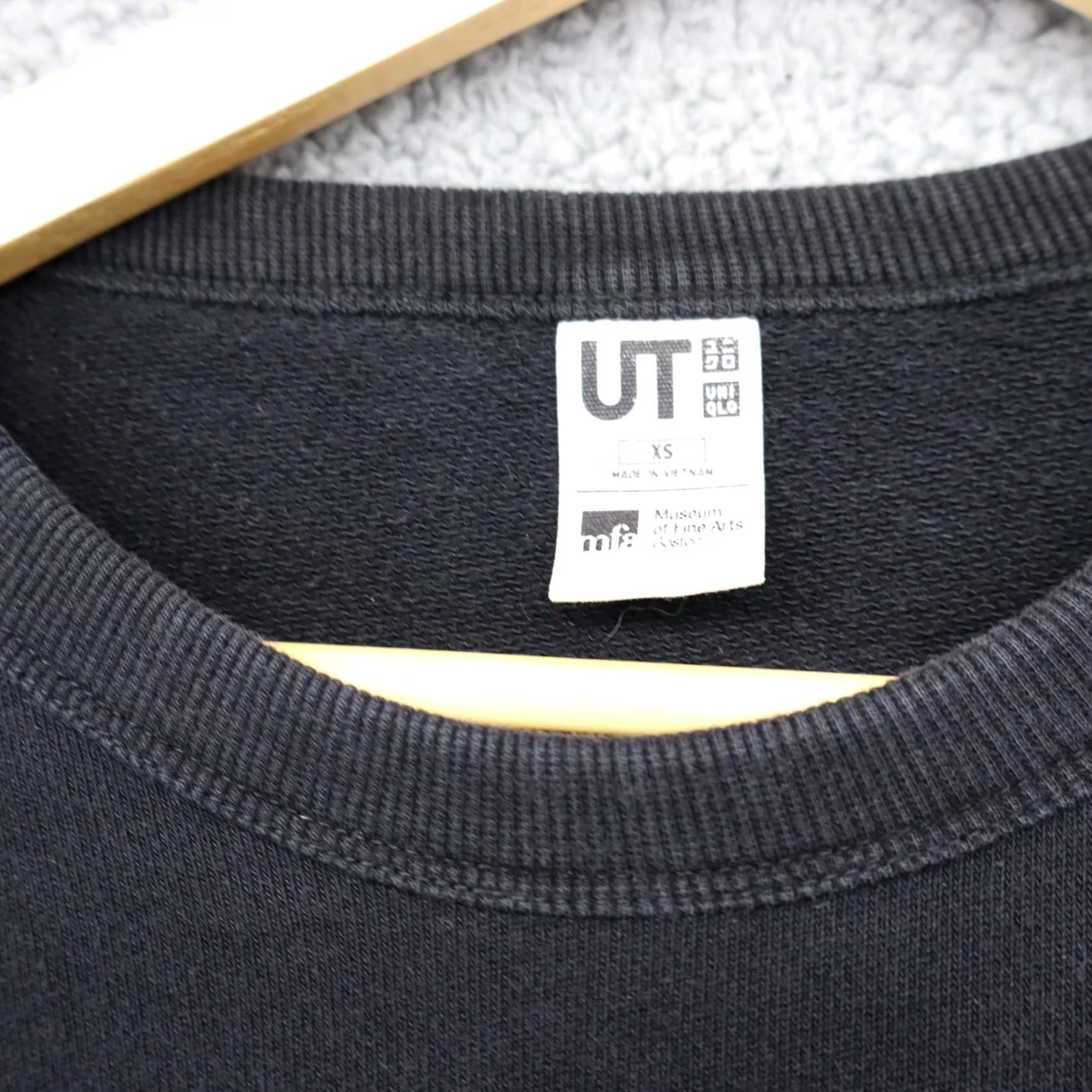 Uniqlo Uniqlo Sweatshirt Black XS Crew Neck Long Sleeve Regular Pullover Men's Winter Graphic Size US XS / EU 42 / 0 - 3 Thumbnail
