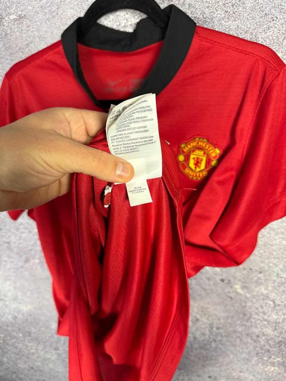 Nike Women's Manchester United 2013/14 Nike Soccer Jersey Size US XL / EU 56 / 4 - 13 Thumbnail
