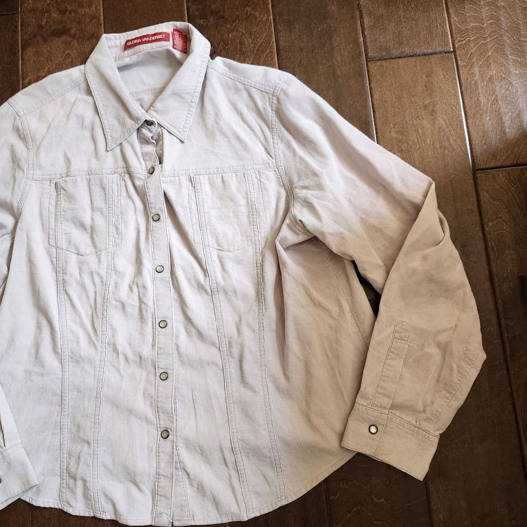 Gloria Vanderbilt Gloria Vanderbilt Button-Up Beige Pockets - Size L - Women - Long Sleeve - 100% Cotton - Regular Fit - Solid - Collared - Button Closure Size L / US 10 / IT 46 - 3 Thumbnail