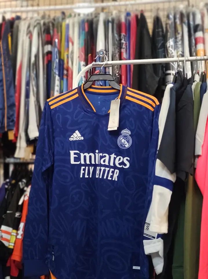 Adidas Real Madrid GR4001 Size US M / EU 48-50 / 2 - 1 Thumbnail