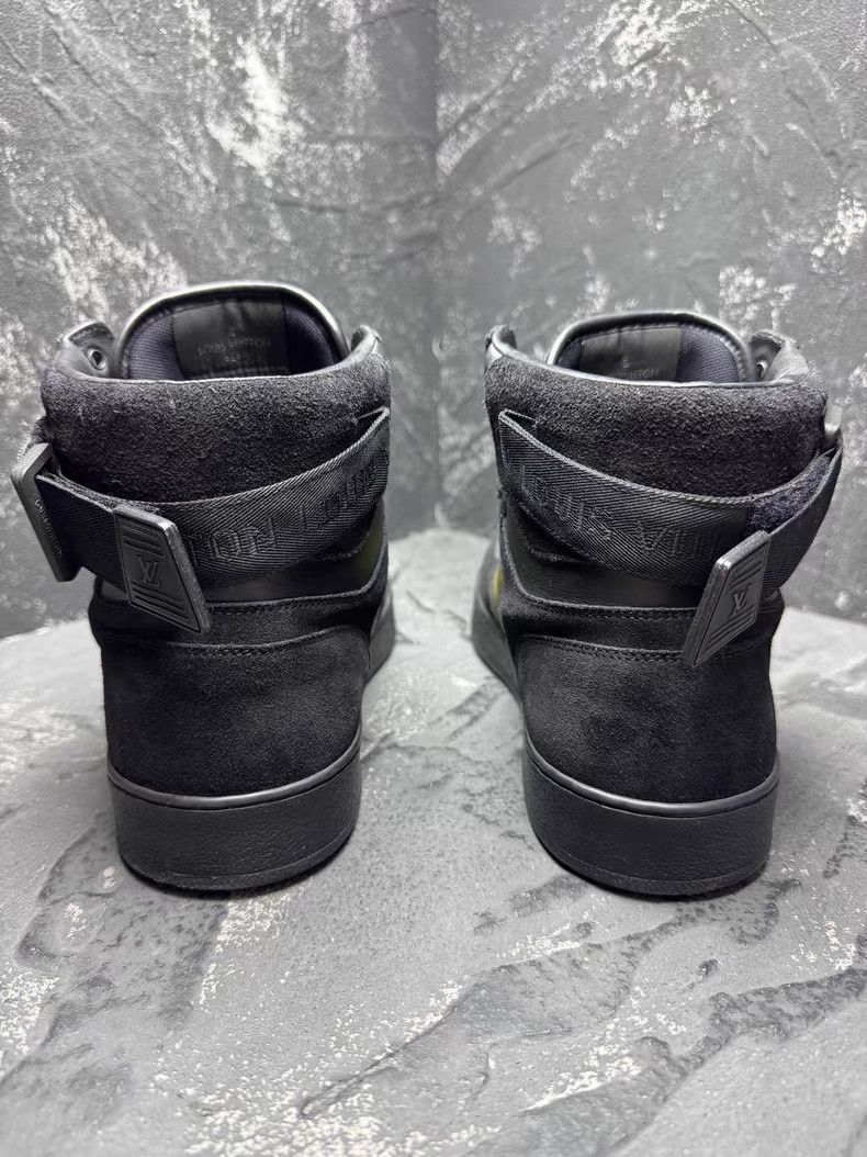 Louis Vuitton Black Iridescent All-Over Print Sneakers. Q10 Size US 10 / EU 43 - 6 Thumbnail