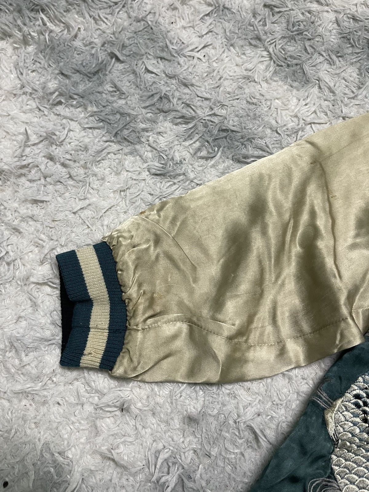 Toyo Enterprises VINTAGE SUKAJAN KOI FISH EMBROIDERED 💯 RAYON REVERSIBLE Size US L / EU 52-54 / 3 - 17 Thumbnail