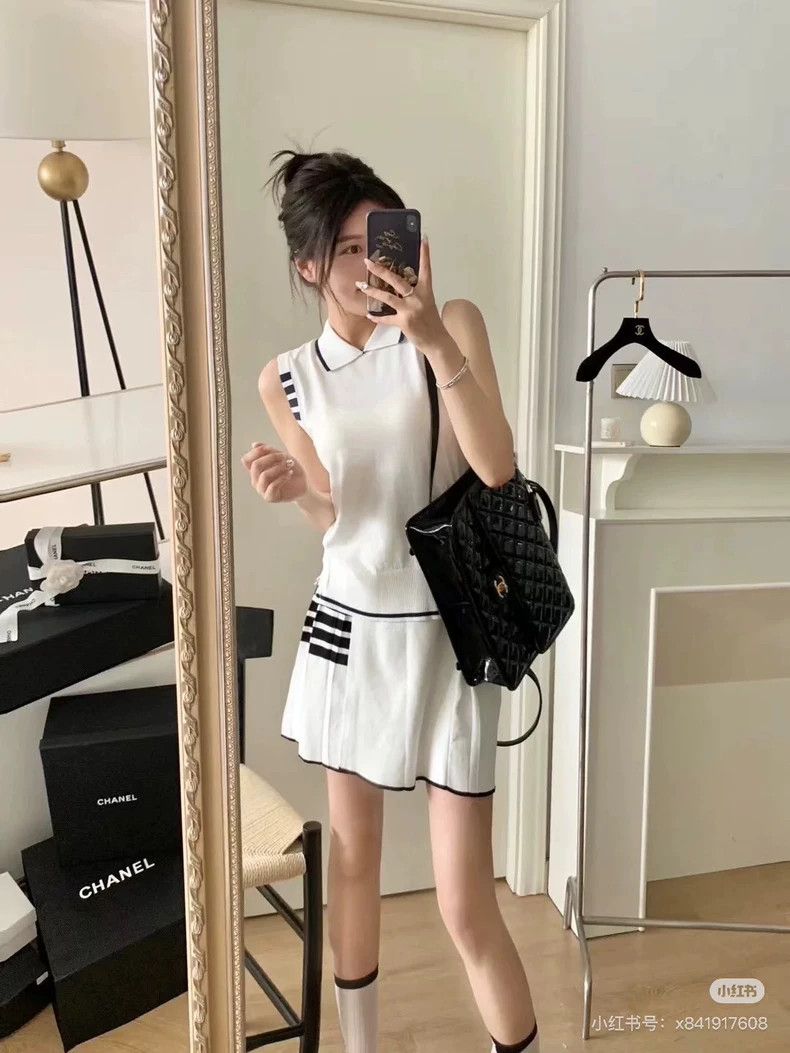Thom Browne Thom Browne size40 Four stripe sleeveless polo vest Size S / US 4 / IT 40 - 8 Thumbnail