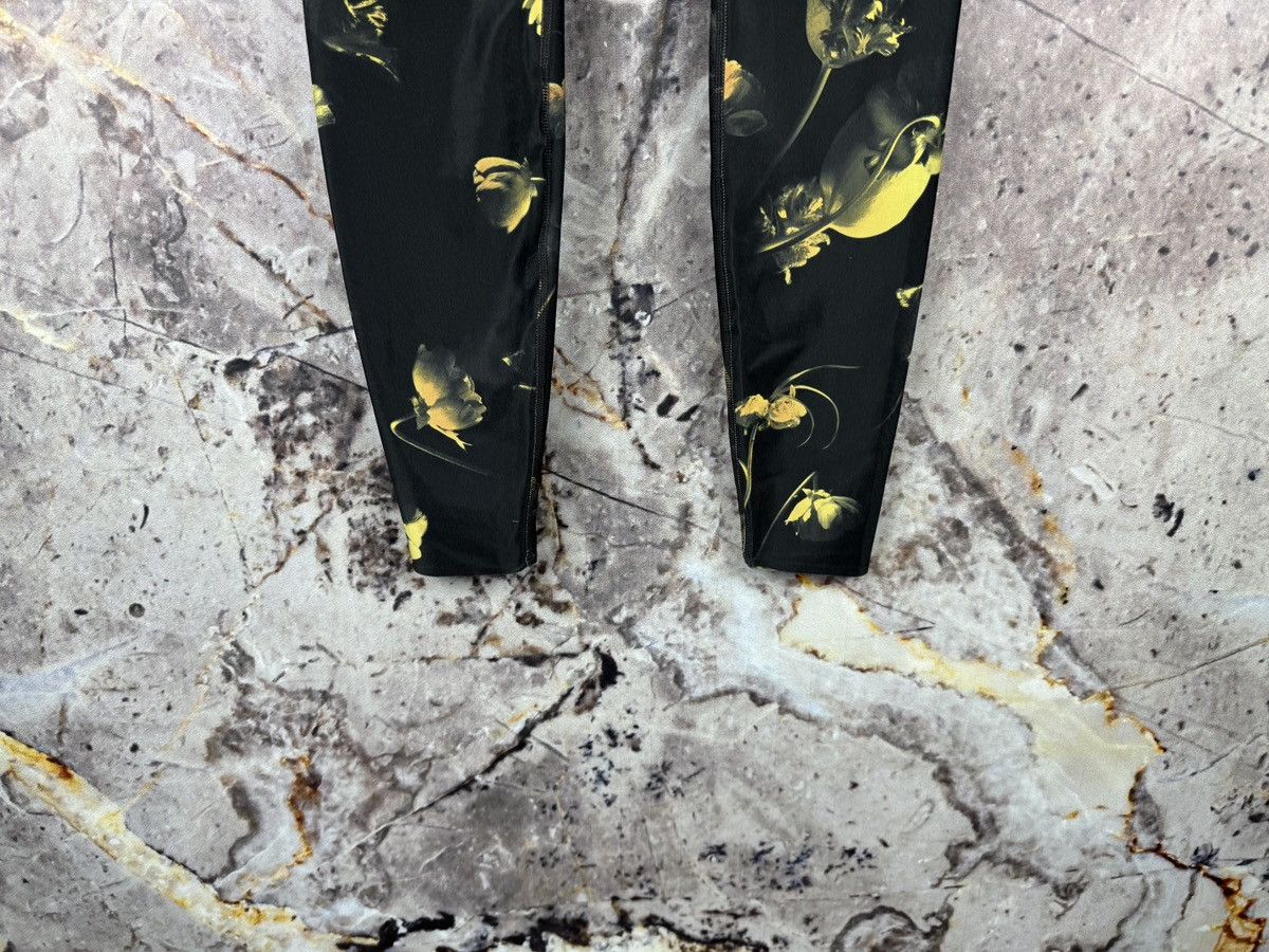 Nike Nike Women’s Floral Dri-Fit Leggings Black Yellow Size M Size 30" / US 8 / IT 44 - 9 Thumbnail