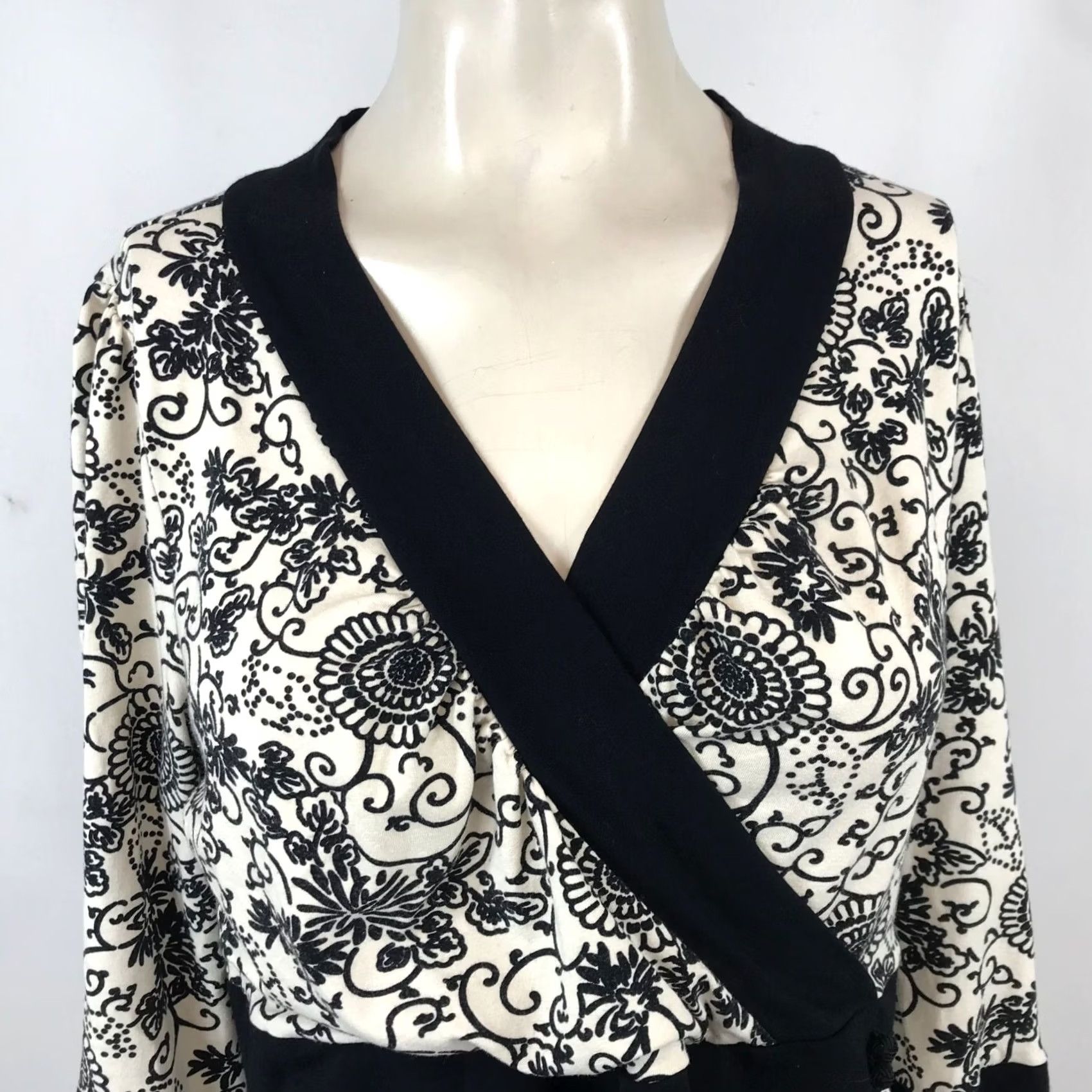 Vintage BRAVISSIMO Womens BLACK/WHITE M/L V NECK WRAP TOP Size M / US 6-8 / IT 42-44 - 2 Thumbnail