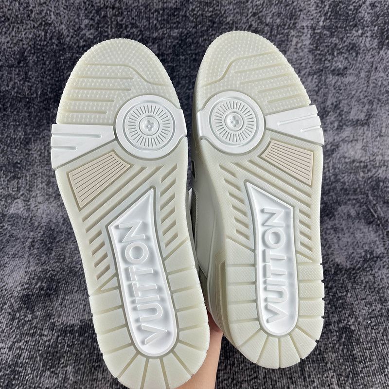 Louis Vuitton Louis Vuitton Trainer Low-Top Fashion Sneakers for Women - Size US 7.5 / IT 37.5 - 4 Thumbnail