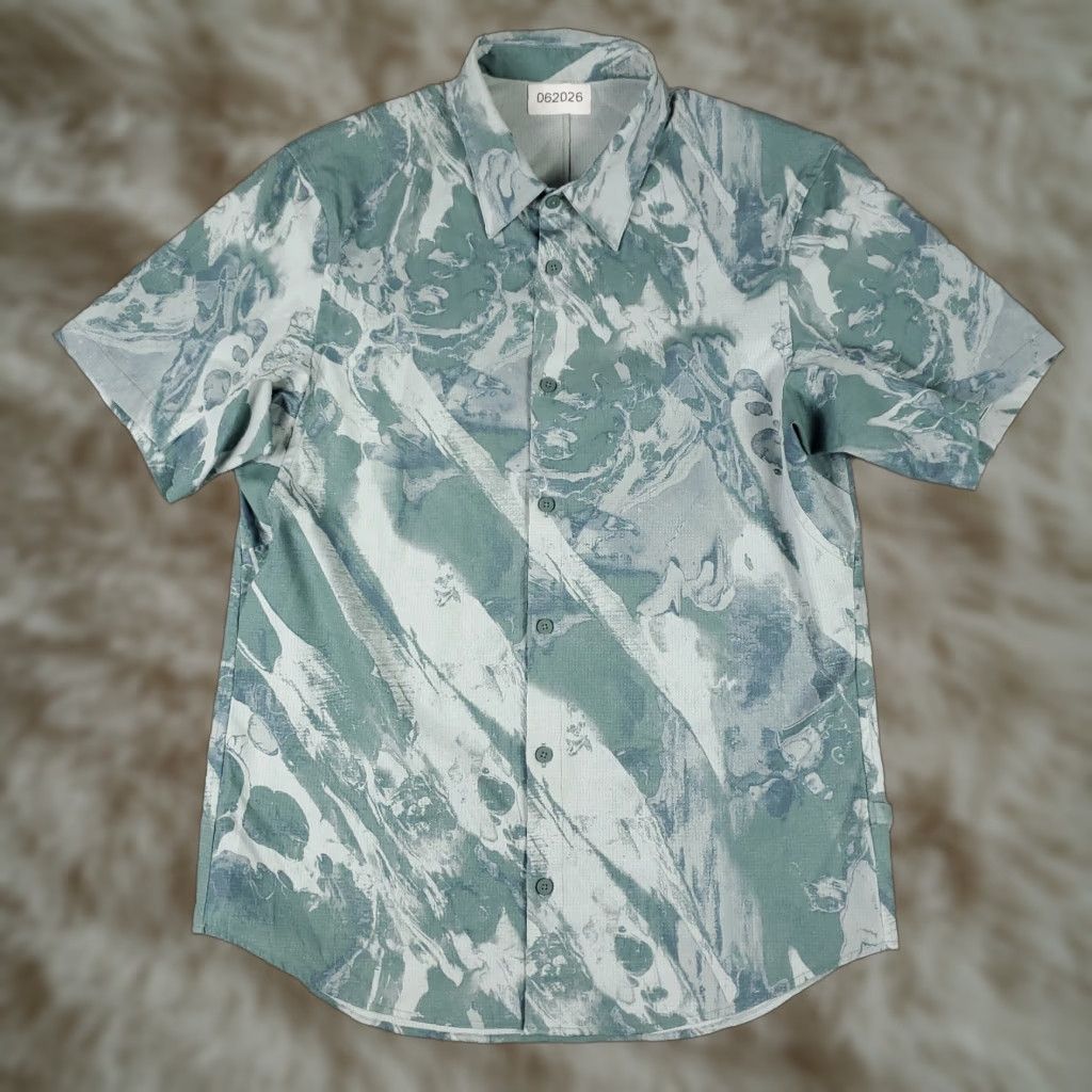 Lululemon Lululemon Shirt Mens Medium Green Abstract Stretch Button Up Short Sleeve Size US M / EU 48-50 / 2 - 1 Thumbnail