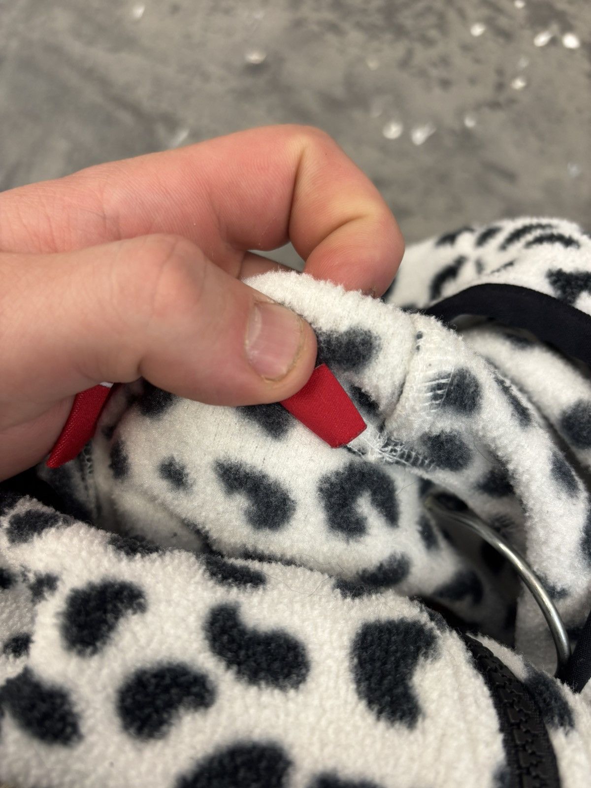 Supreme Supreme x Polar Tech Snow Leopard Size US L / EU 52-54 / 3 - 8 Thumbnail