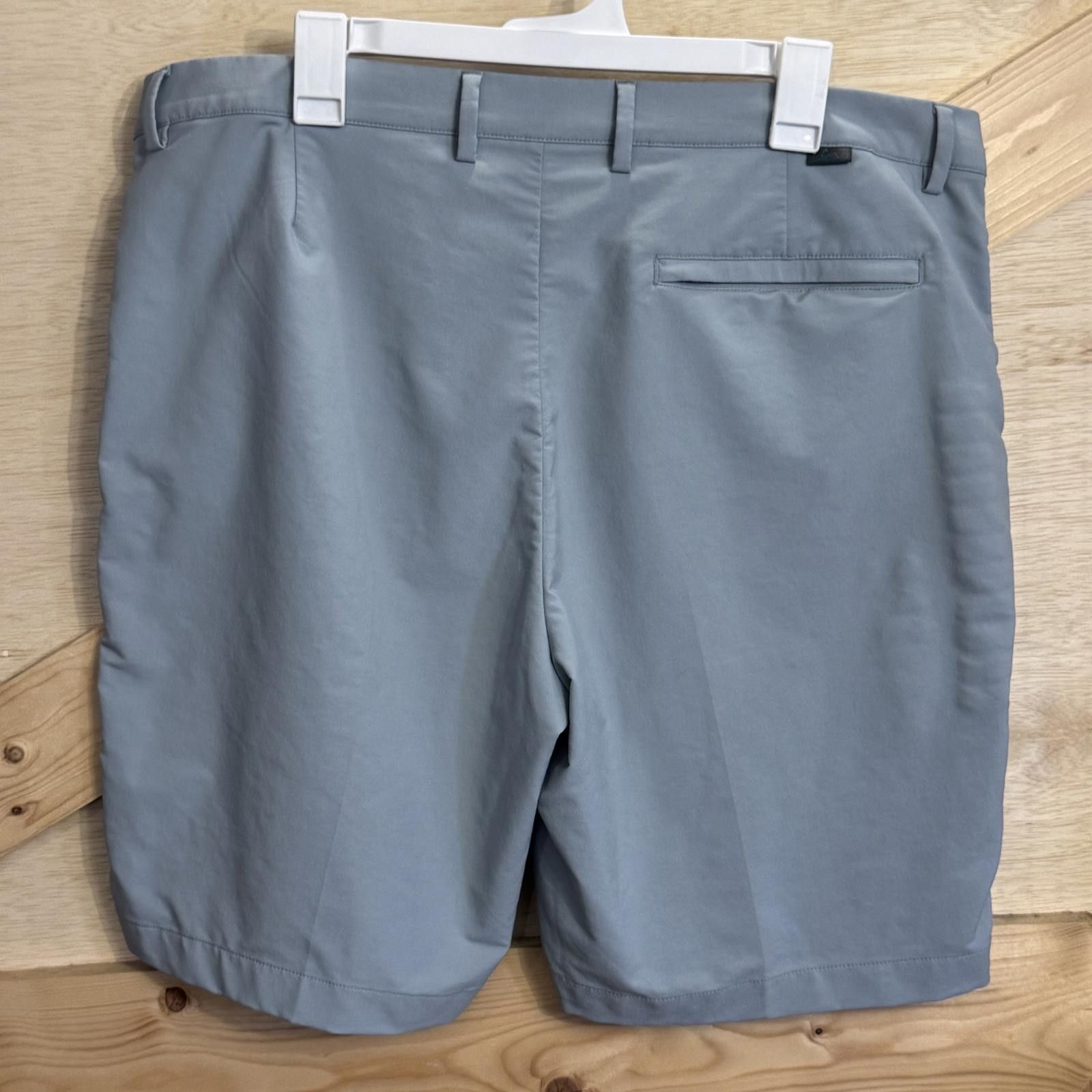 Greg Norman Greg Norman Mens Golf Shorts Size 38 Aqua Flat Front Size US 38 / EU 54 - 2 Thumbnail