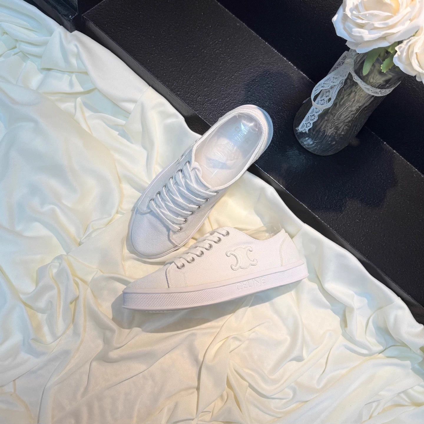 Celine Celine white Triumph logo sneakers women's 35.5 99new Size US 5 / IT 35 - 1 Thumbnail