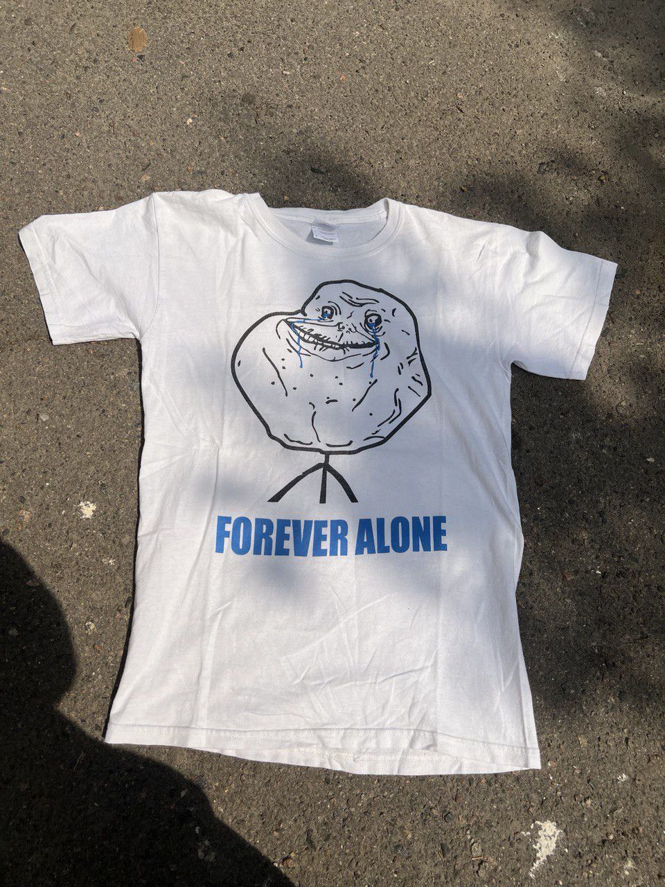Vintage Vintage y2k Humor Forever Alone Cry Face T-shirt Size S / US 4 / IT 40 - 1 Thumbnail