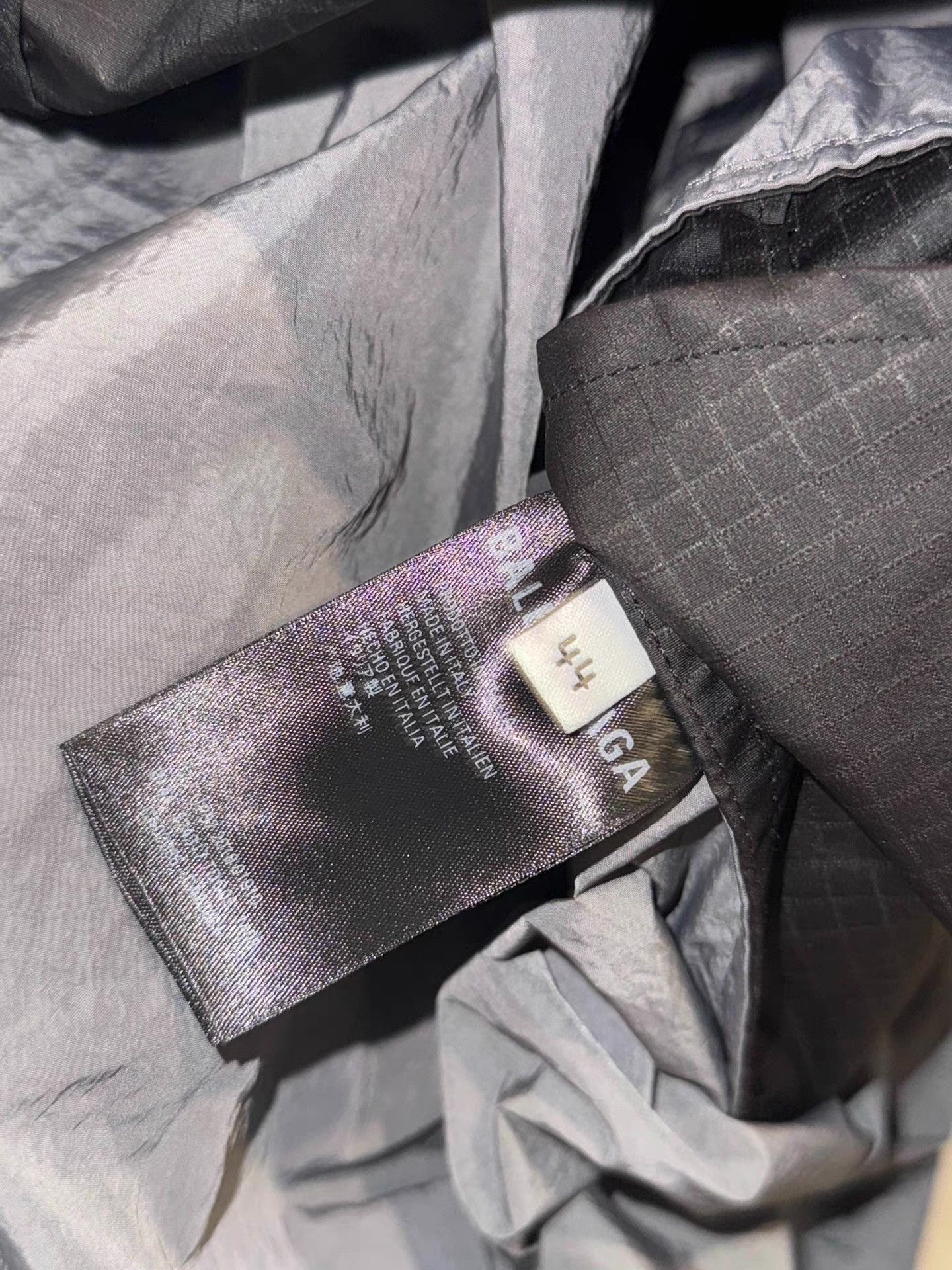 Balenciaga Balenciaga Logo Print Zip-Up High Neck LongSleeveJacket Ｑ20 Size US S / EU 44-46 / 1 - 5 Thumbnail