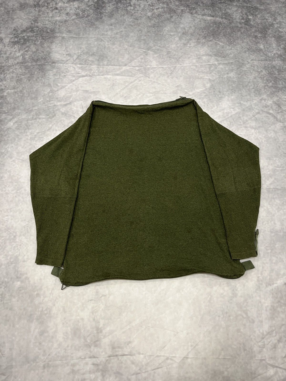 Issey Miyake Issey Miyake Transformable Zip Sweatshirt & Backpack Size US S / EU 44-46 / 1 - 11 Thumbnail