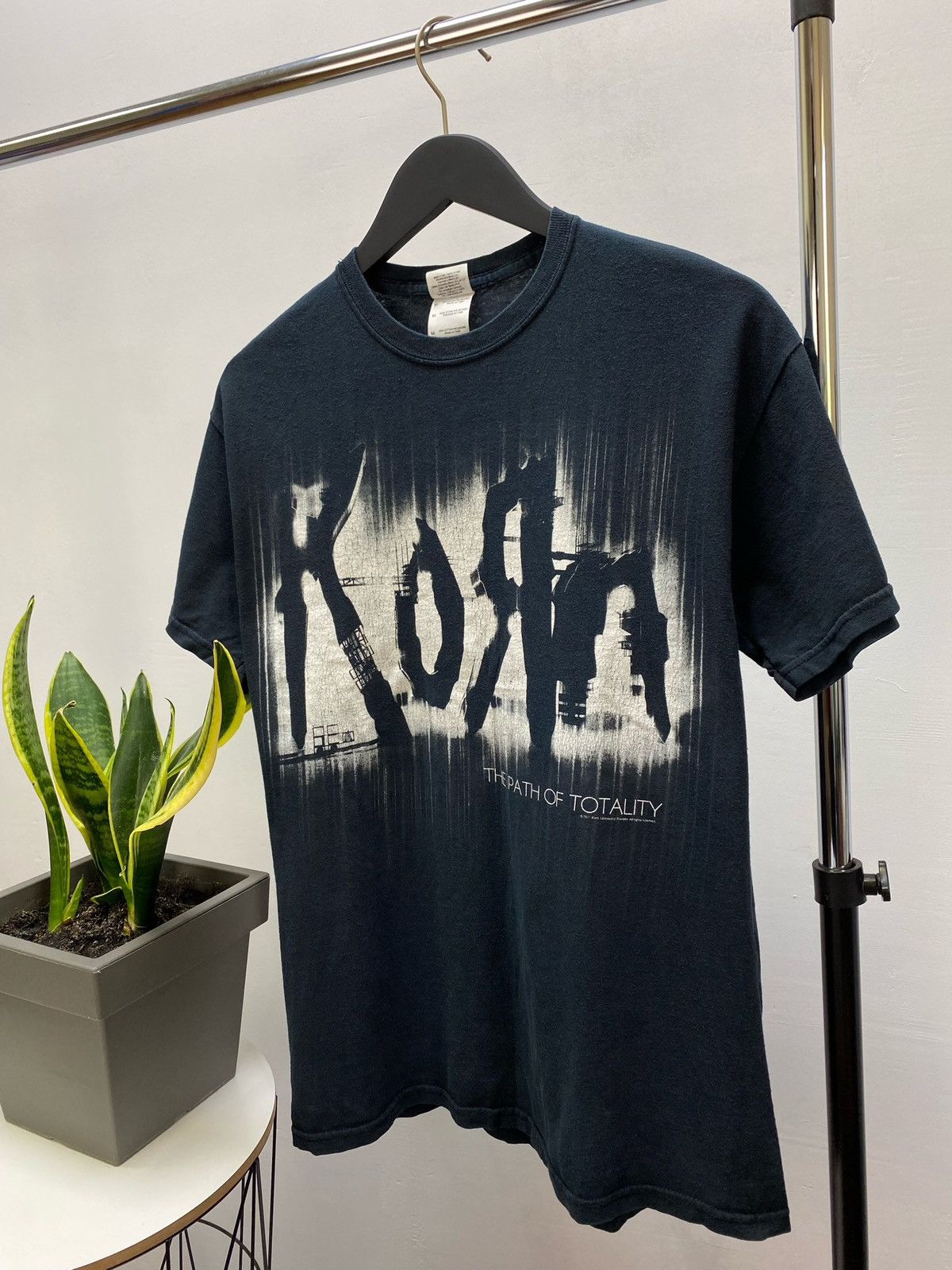 Band Tees × Vintage Korn - 2011 The Path of Totality t-shirt Size US M / EU 48-50 / 2 - 2 Thumbnail