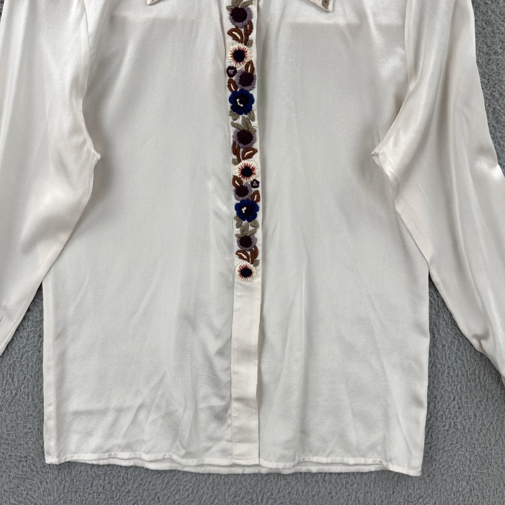 Vintage La Fuori Blouse Shirt Womens S White Silk Sheer Embroidered Collar Flowers NWT Size S Size S / US 4 / IT 40 - 4 Thumbnail