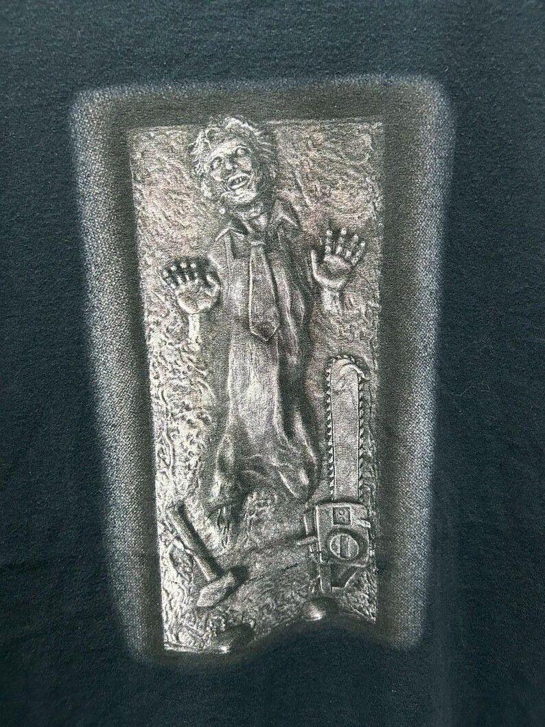 Vintage Vintage 2000s The Texas Chainsaw Massacre tshirt size L Size US L / EU 52-54 / 3 - 3 Thumbnail