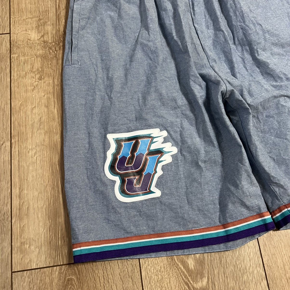 Mitchell & Ness MITCHELL & NESS UTAH JAZZ NBA SHORTS Size US 34 / EU 50 - 2 Thumbnail