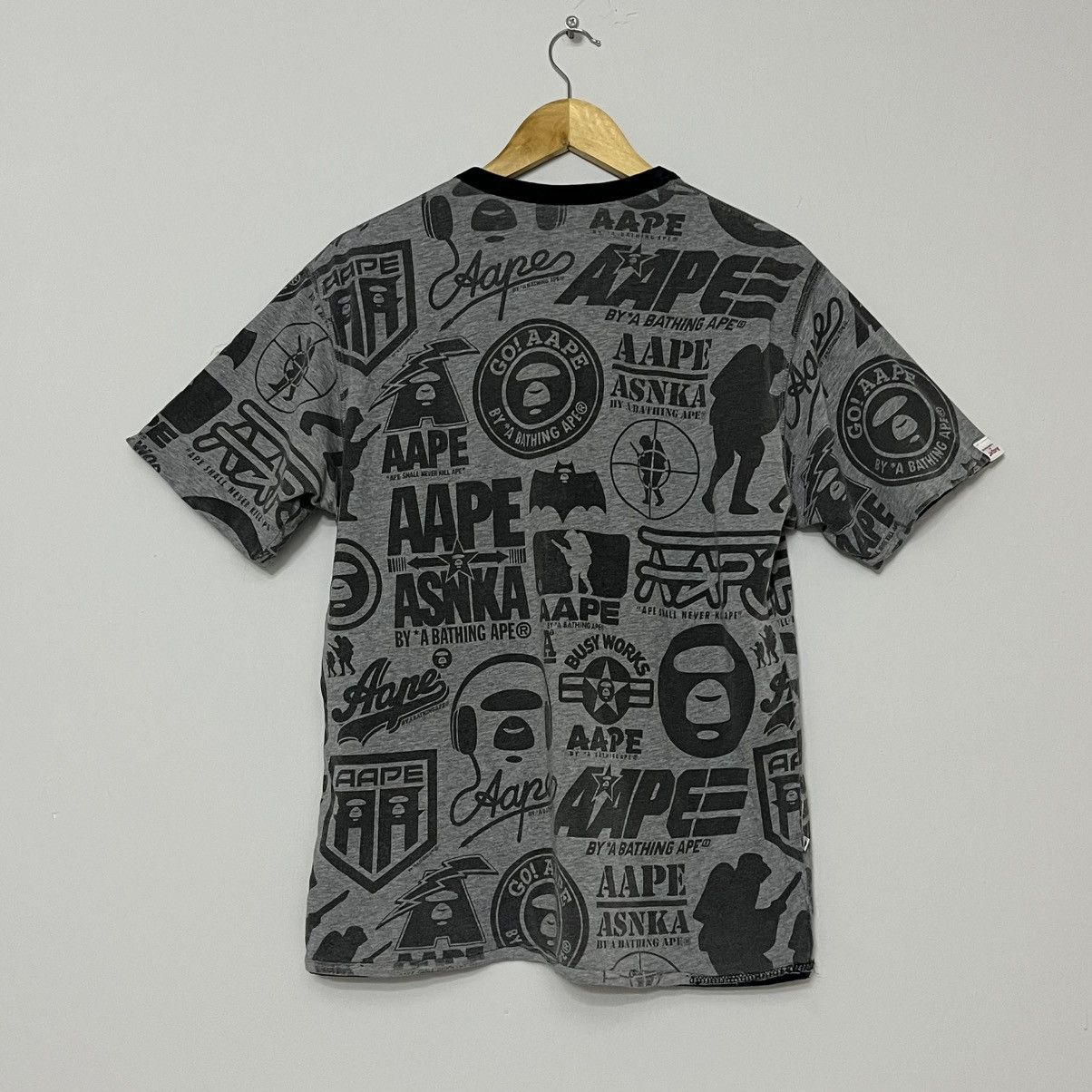 Aape × Bape Universe Aape by A Bathing Ape AOP All Logo Reversible sz L Size US L / EU 52-54 / 3 - 3 Thumbnail