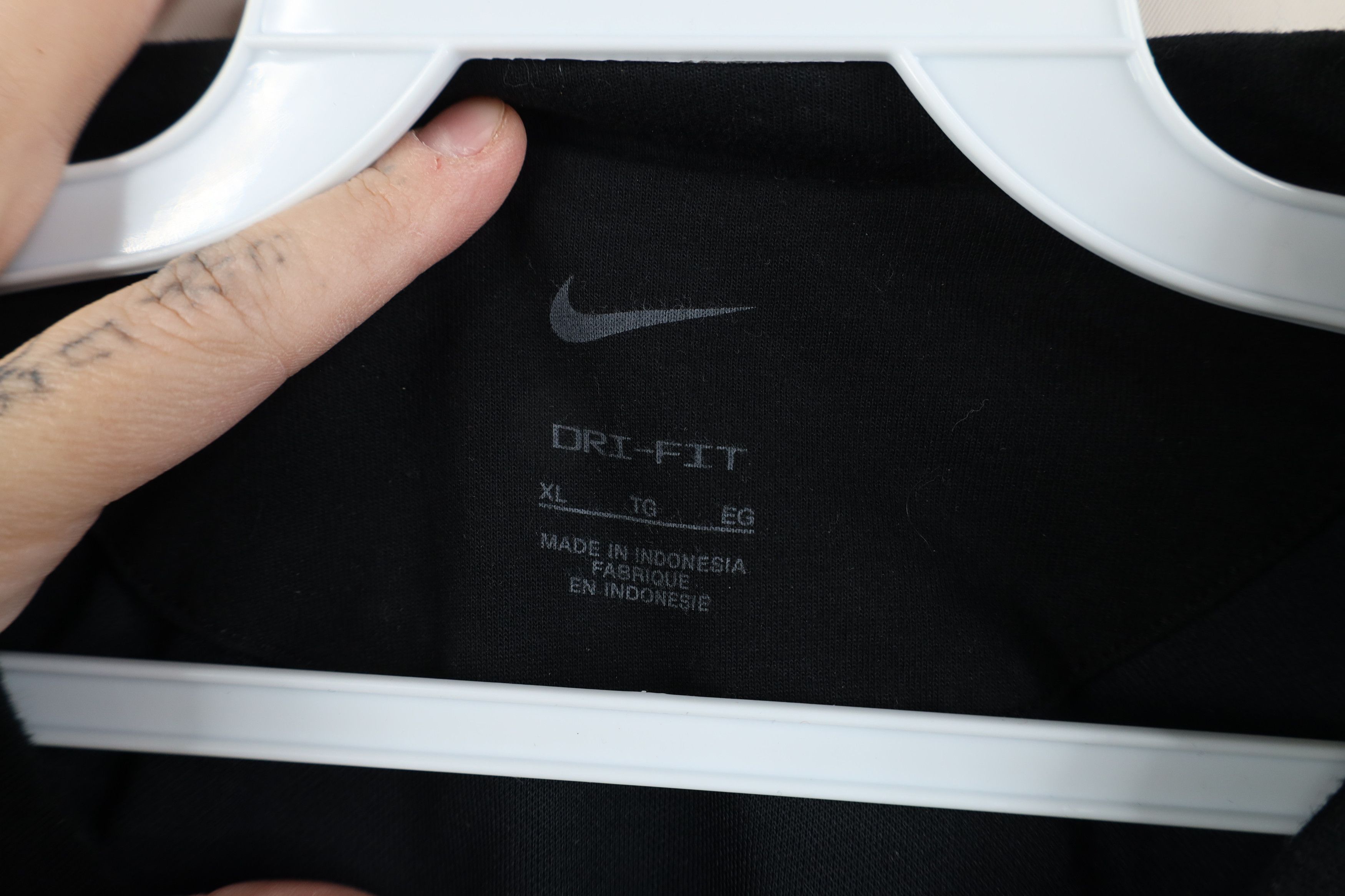 Nike Nike Mini Swoosh Monochrome Boxy Fit Short Sleeve T-Shirt Size US XL / EU 56 / 4 - 8 Thumbnail