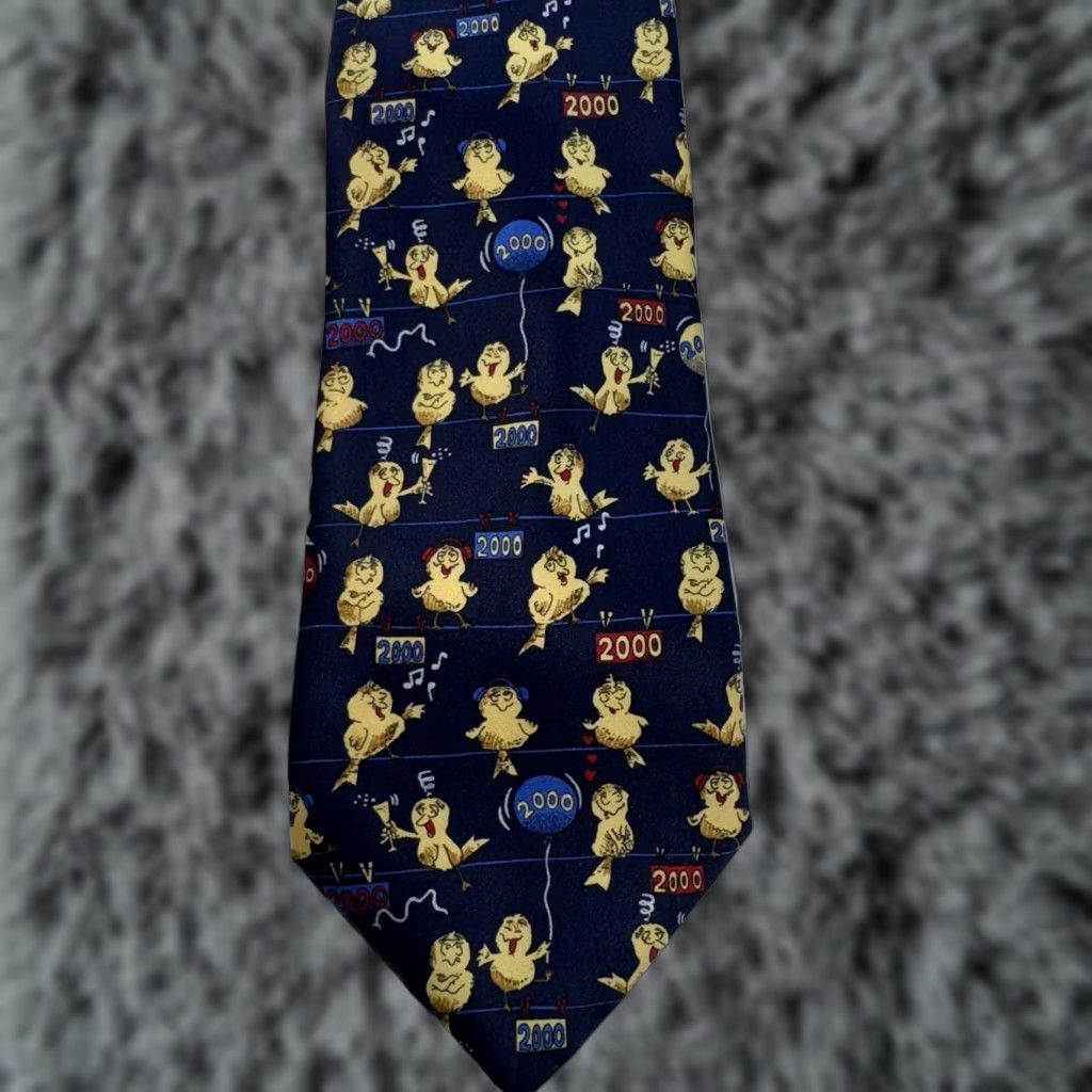 Saks Fifth Avenue VINTAGE Saks Fifth Avenue Tie Blue 100% Silk Y2K 2000 New Years 4" Yellow Bird Mens Tie Classic Width Blue Silk Bird Pattern Plaids & Checks Size ONE SIZE - 1 Thumbnail
